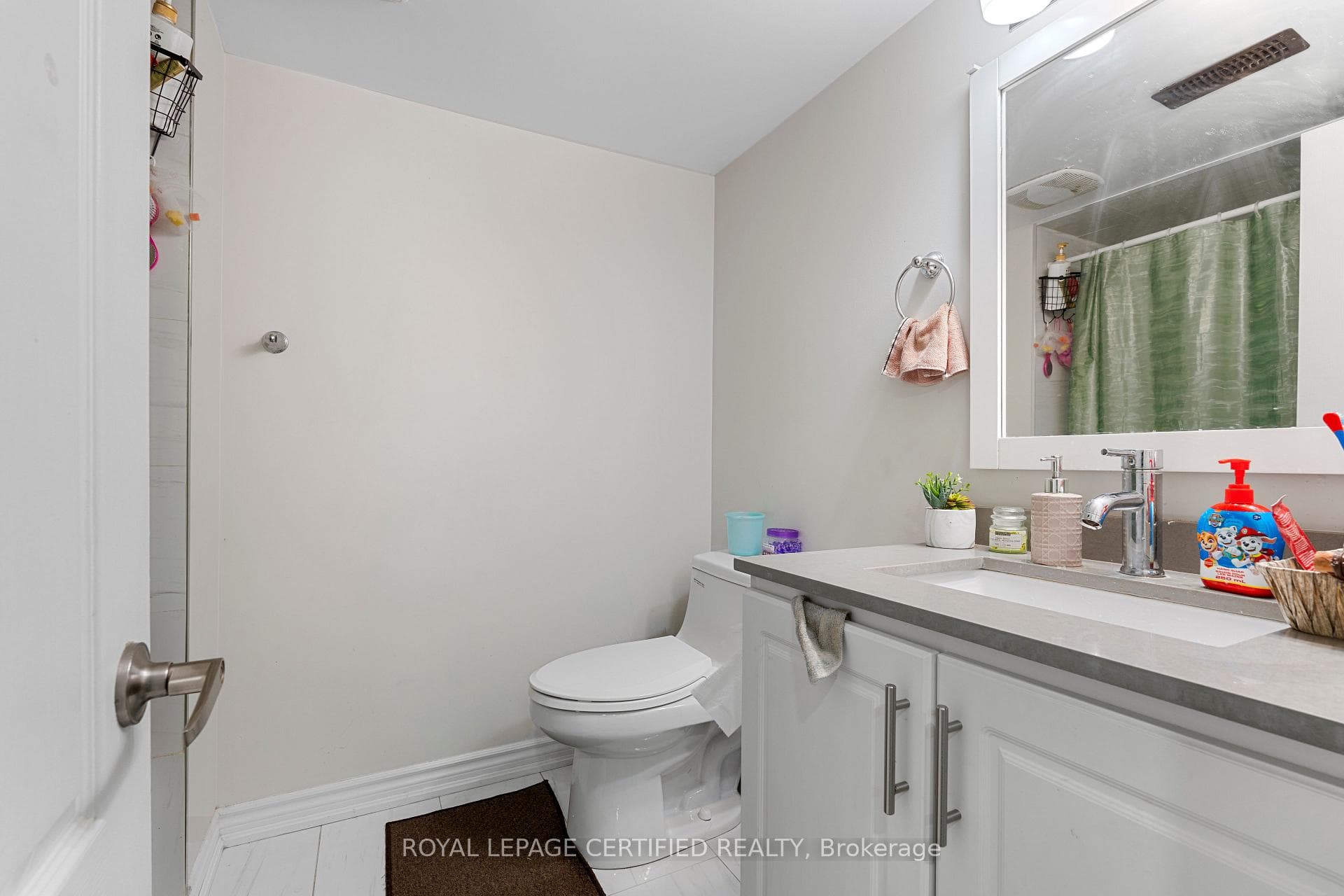 9 Giltspur Road photo 33