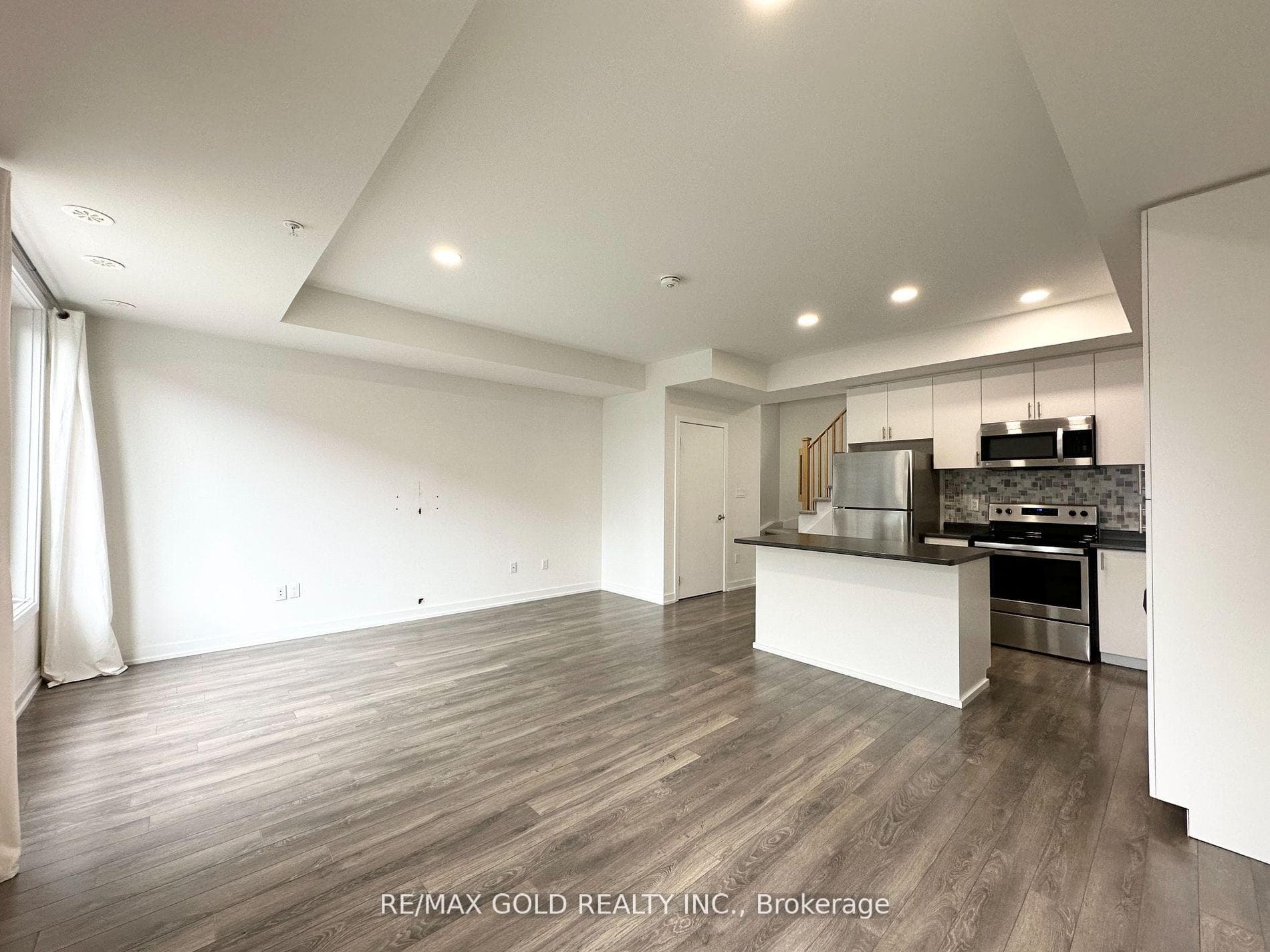 1555 Kingston Road Unit 322 photo 8