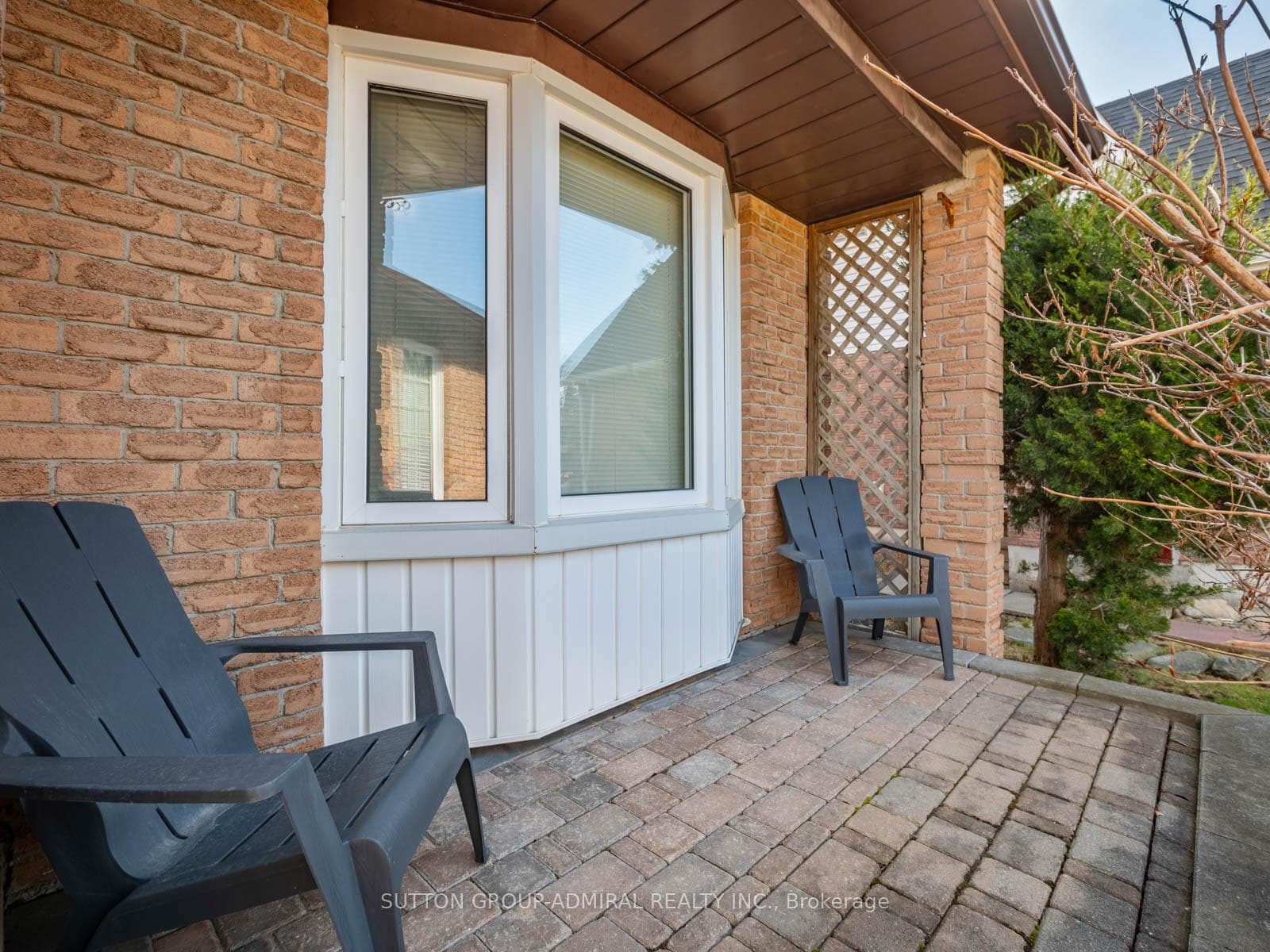 203 Willow Lane photo 3