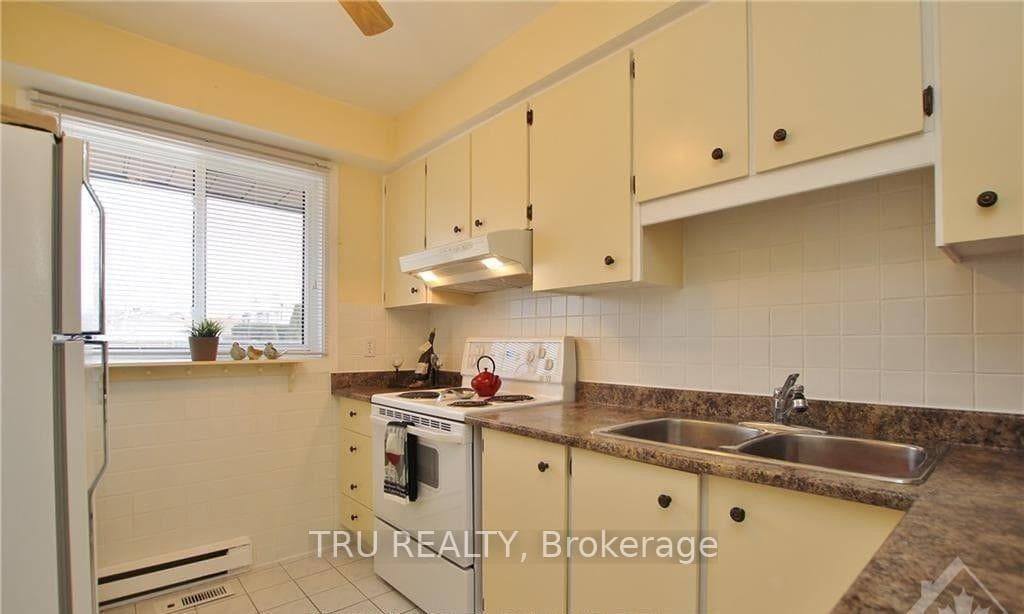 302 Craig Henry Drive Unit B photo 4