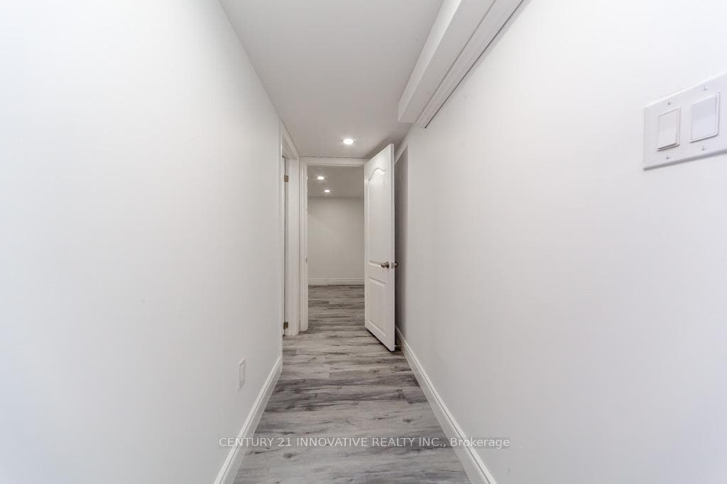 53 Alden Square photo 20