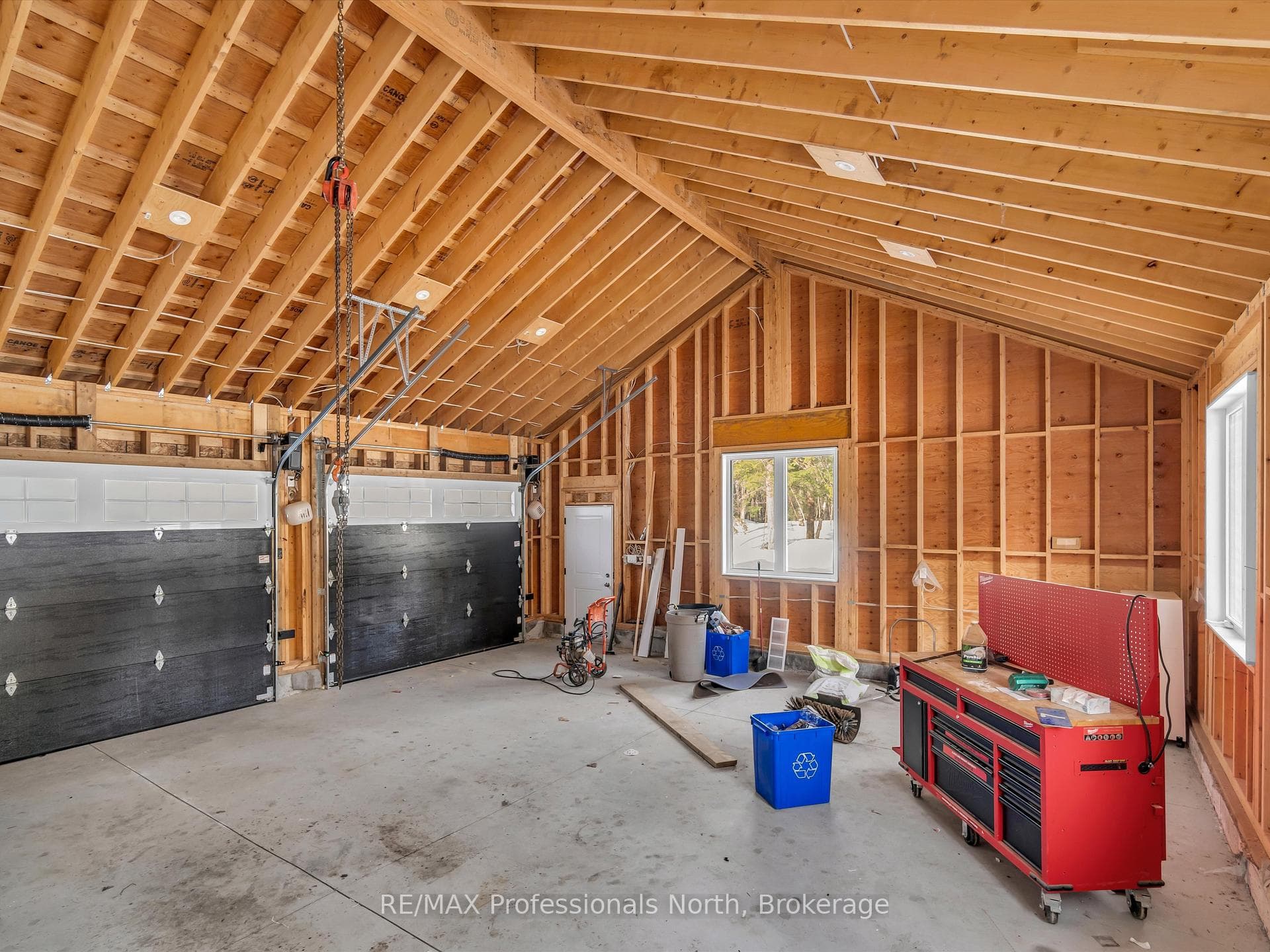 7 MUSKOKA PINES Road photo 45