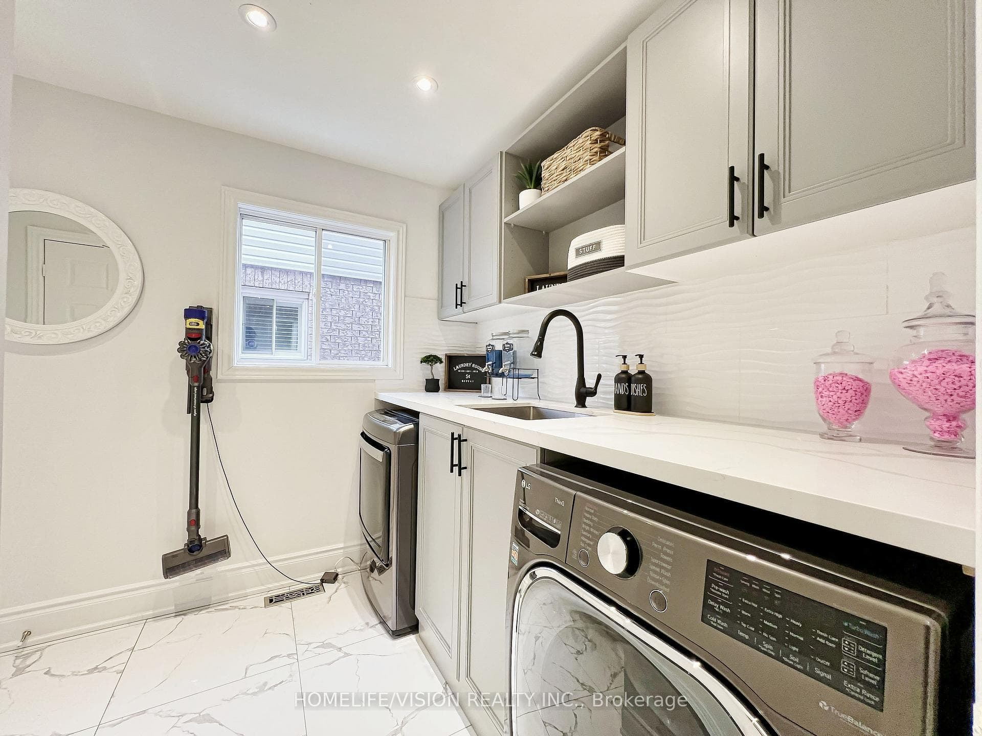 142 Bowles Drive photo 9