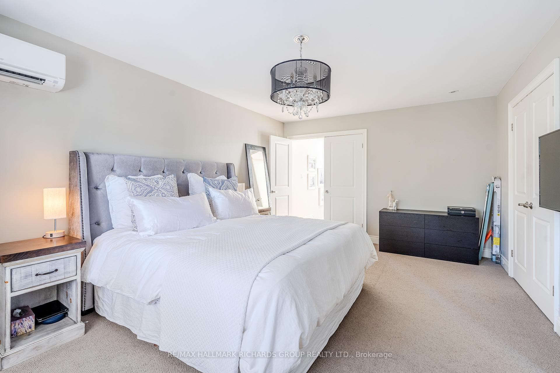 181 Blantyre Avenue photo 12