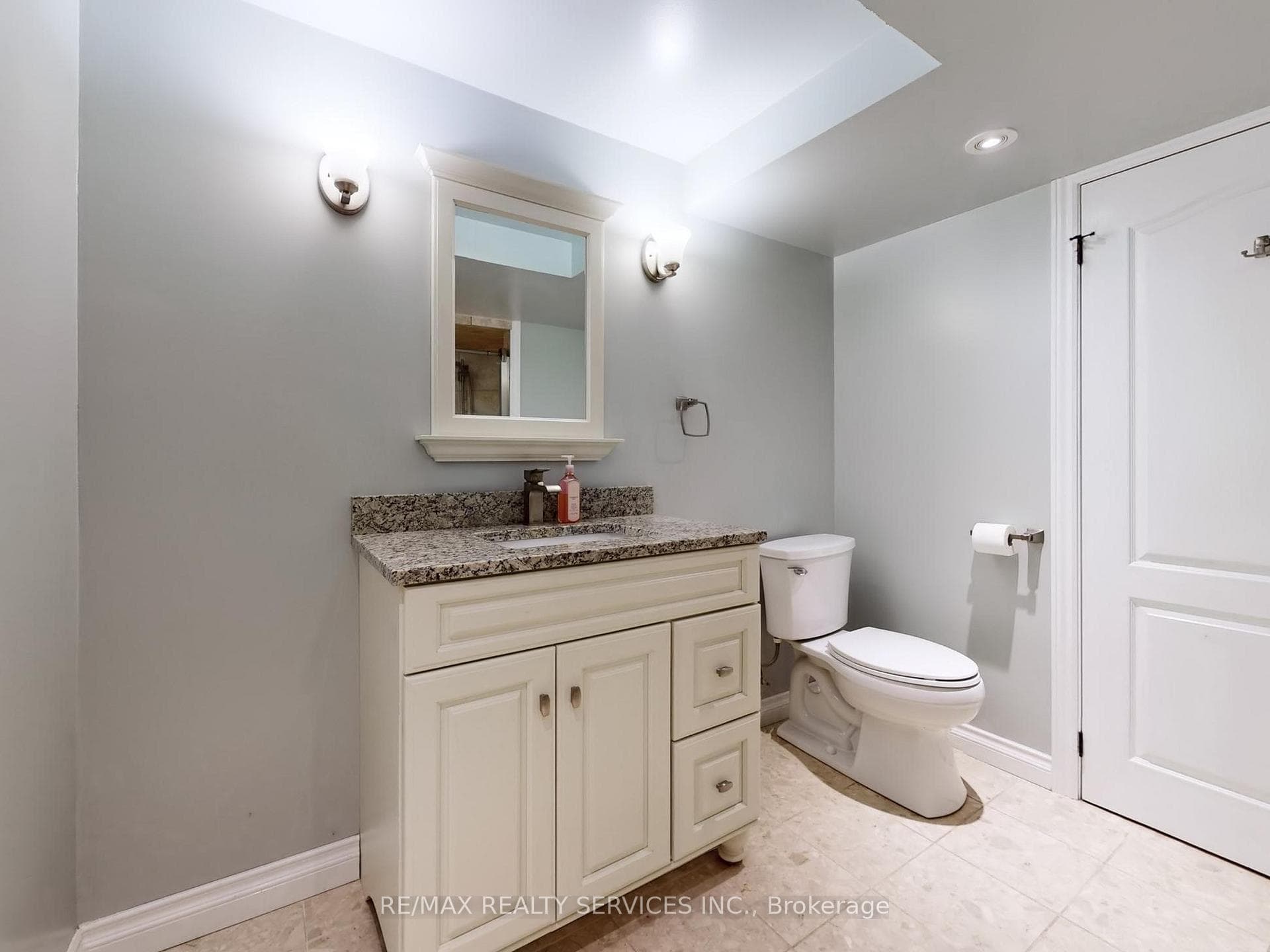 21 Silver Spring Crescent photo 7