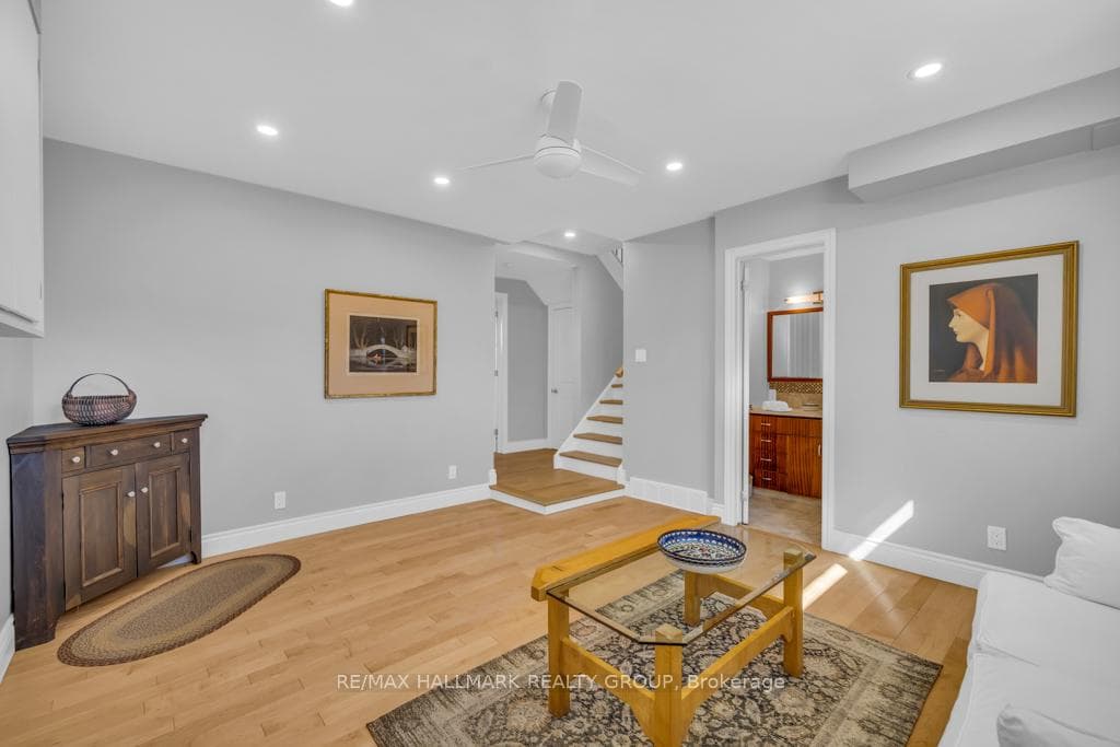 655 Mansfield Avenue photo 24