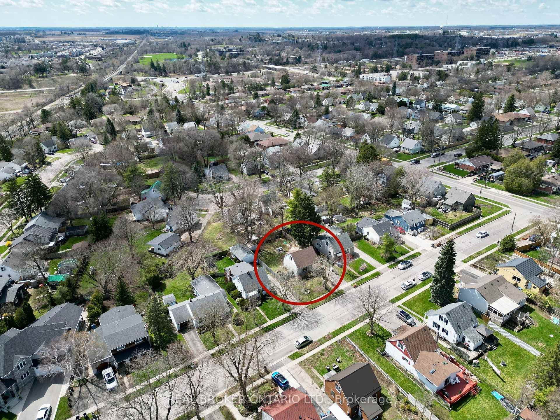 26 Memorial Crescent photo 31