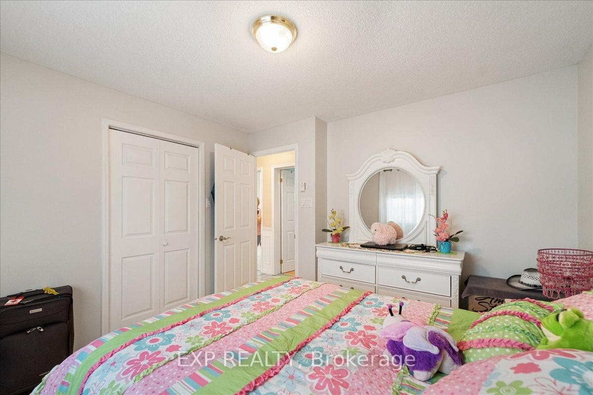 213 Longueuil Street photo 26