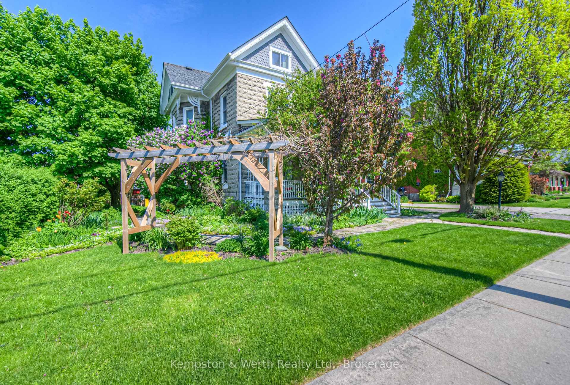 333 Barber Avenue photo 2