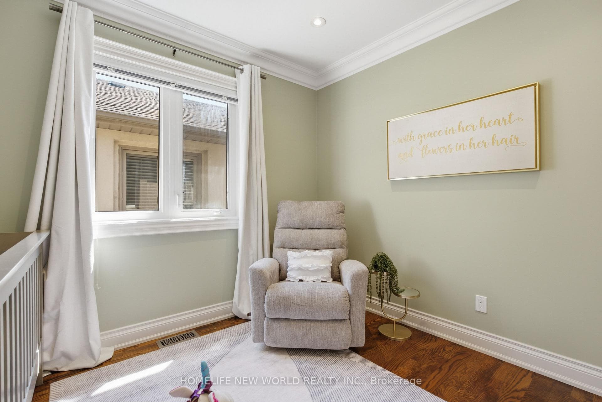 412 Deloraine Avenue photo 32