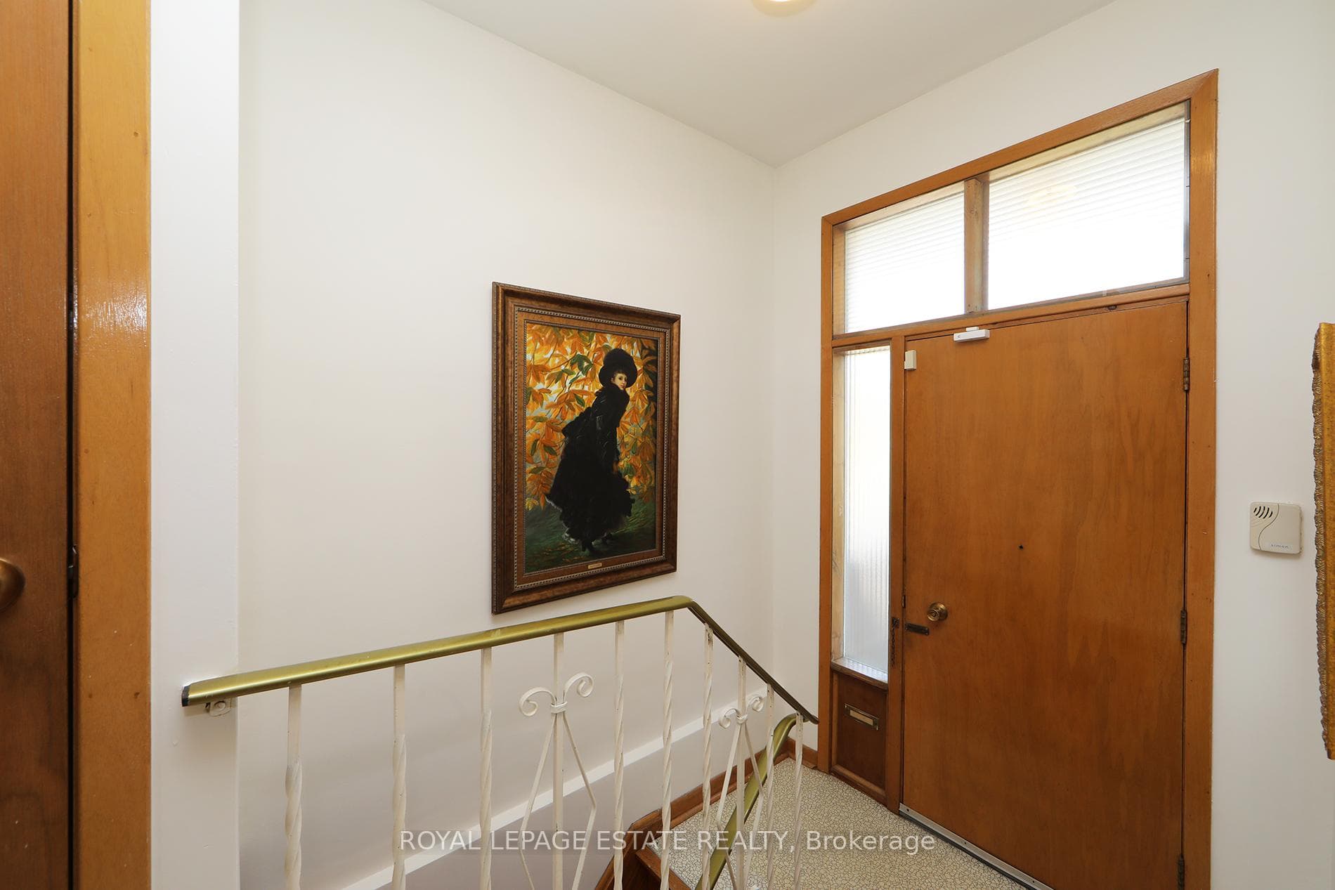 223 Rosemount Avenue photo 5