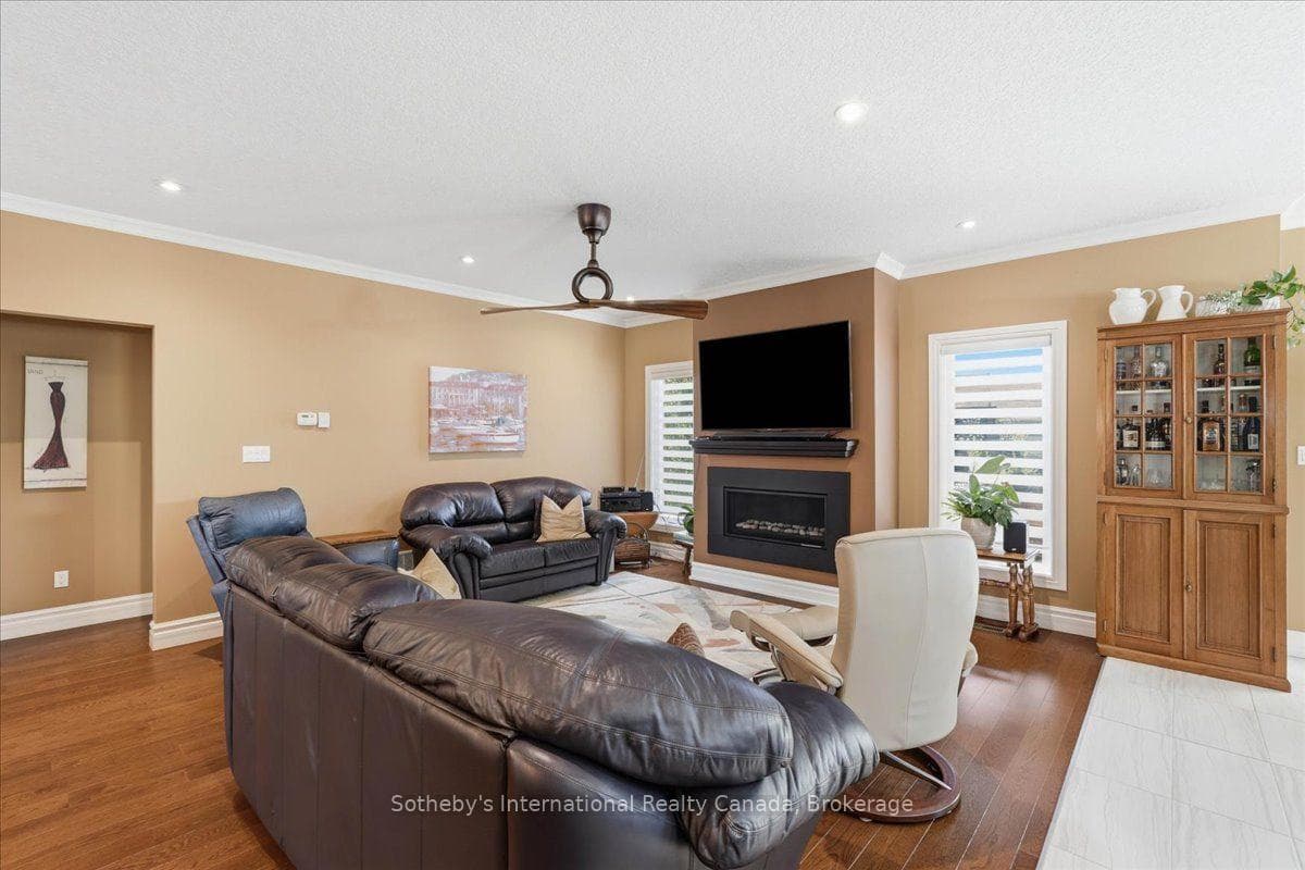 7 Conger Drive photo 10