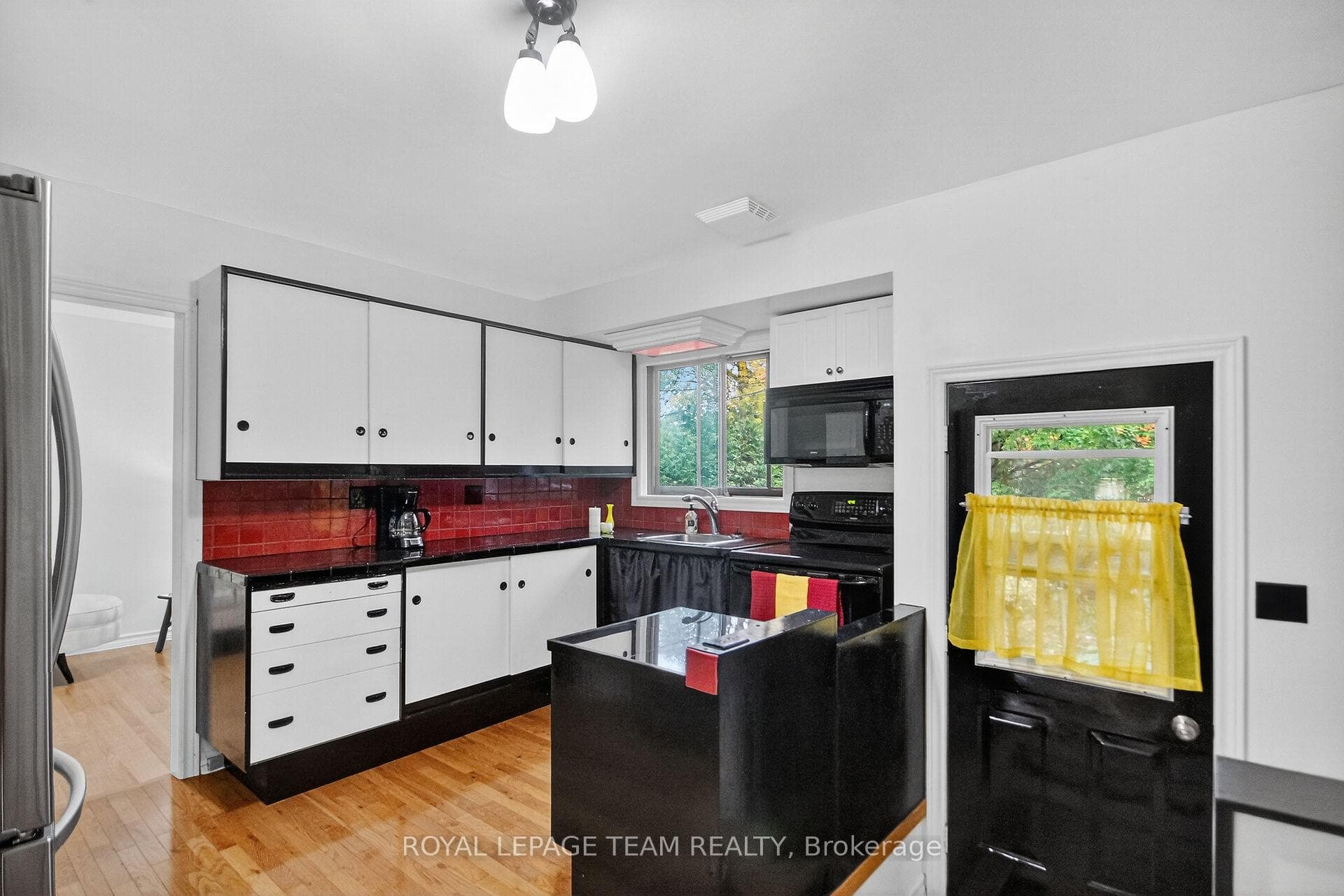 46 Quinpool Crescent photo 11