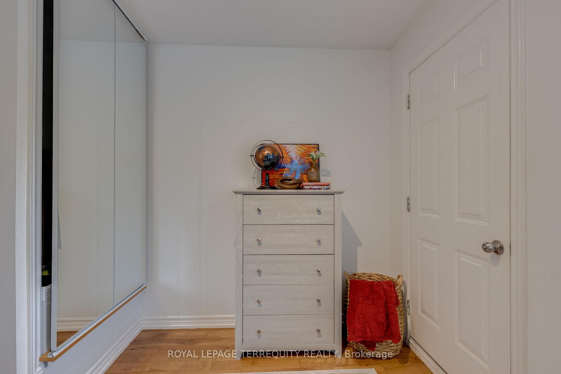823 Craven Road photo 17