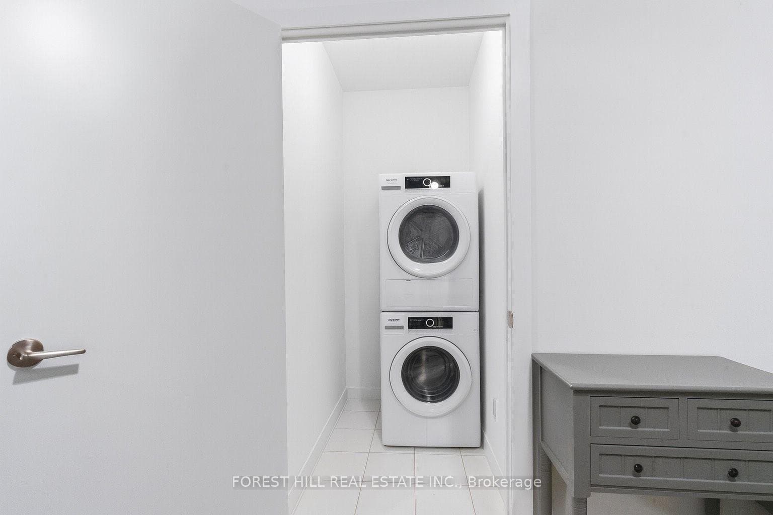 251 Manitoba Street Unit 403 photo 9