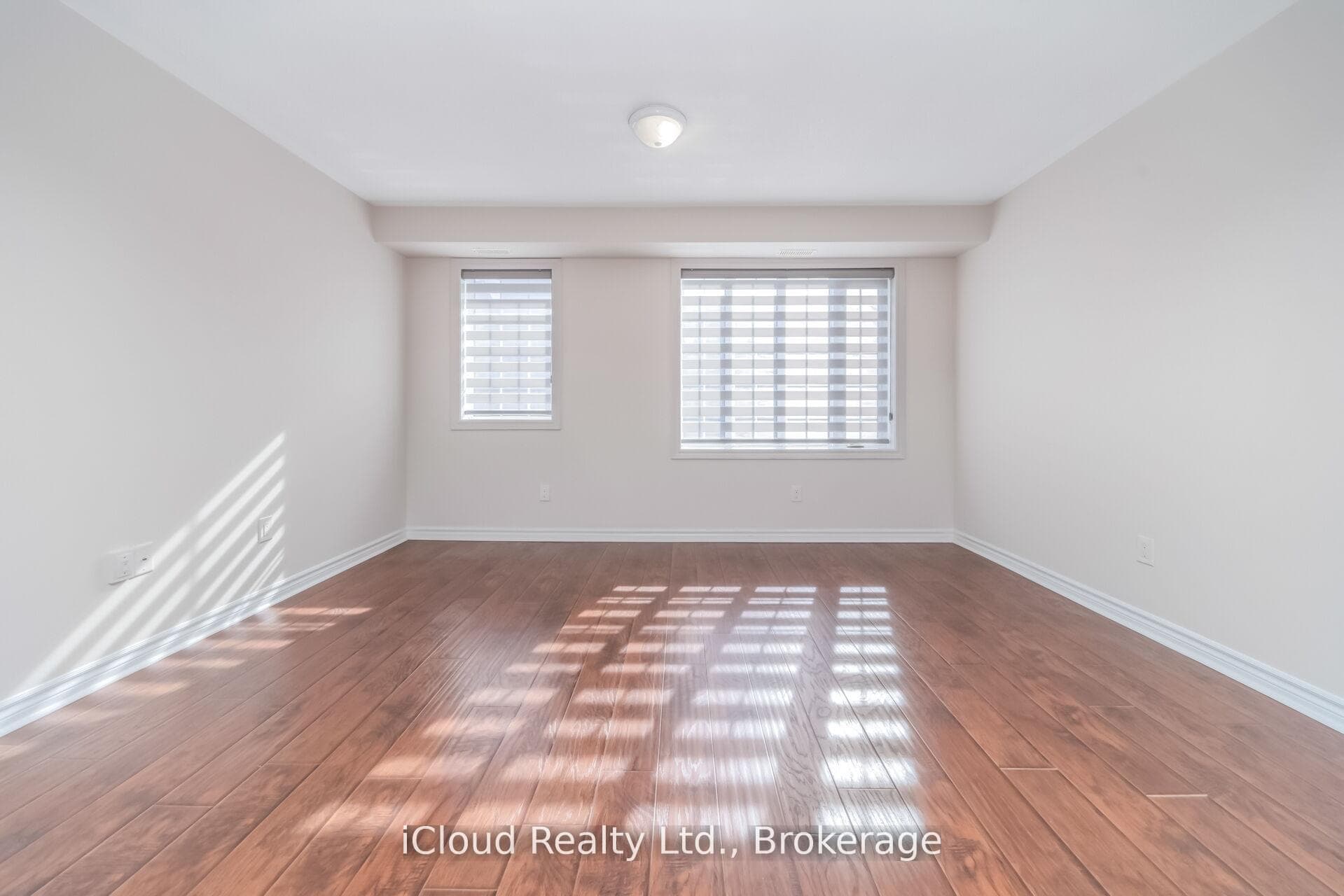 63 Spadina Road photo 17