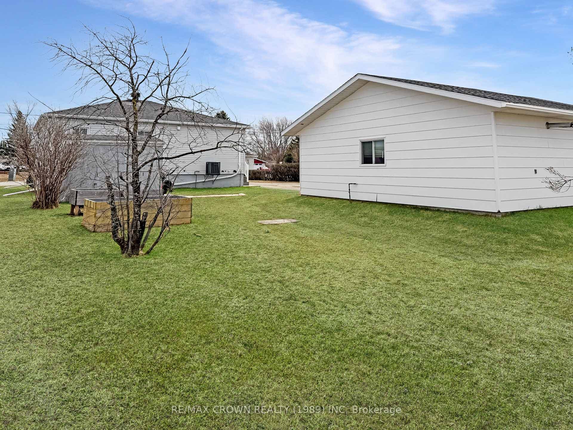16 Lasalle Avenue photo 43