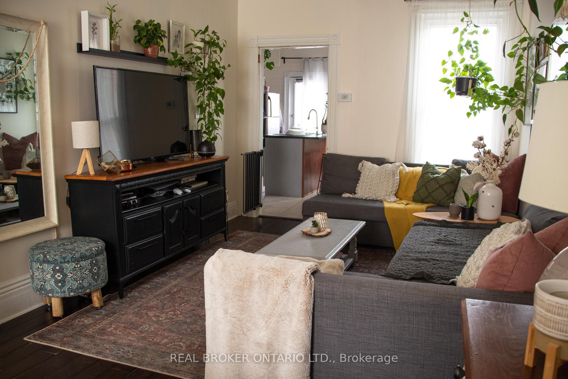 132 Grant Avenue photo 9