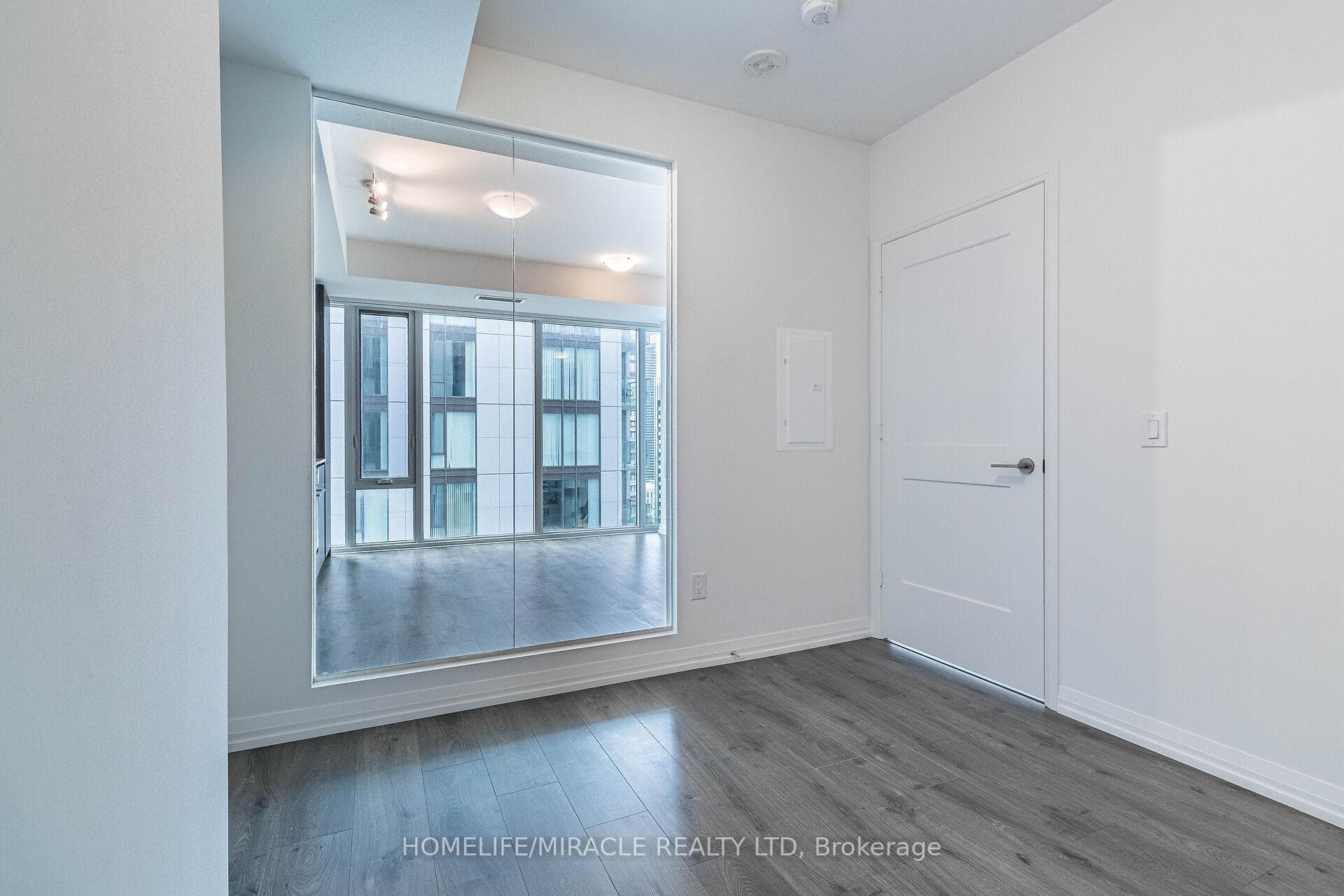 28 Widmer Street Unit 4021 photo 18