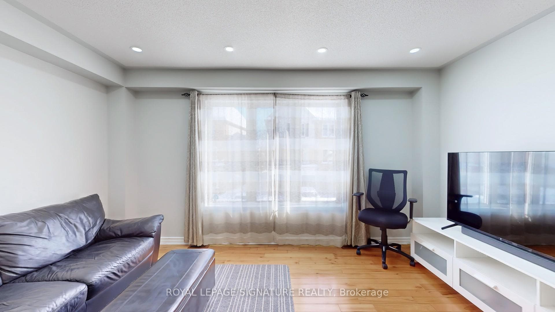 16 Pennefather Lane photo 18