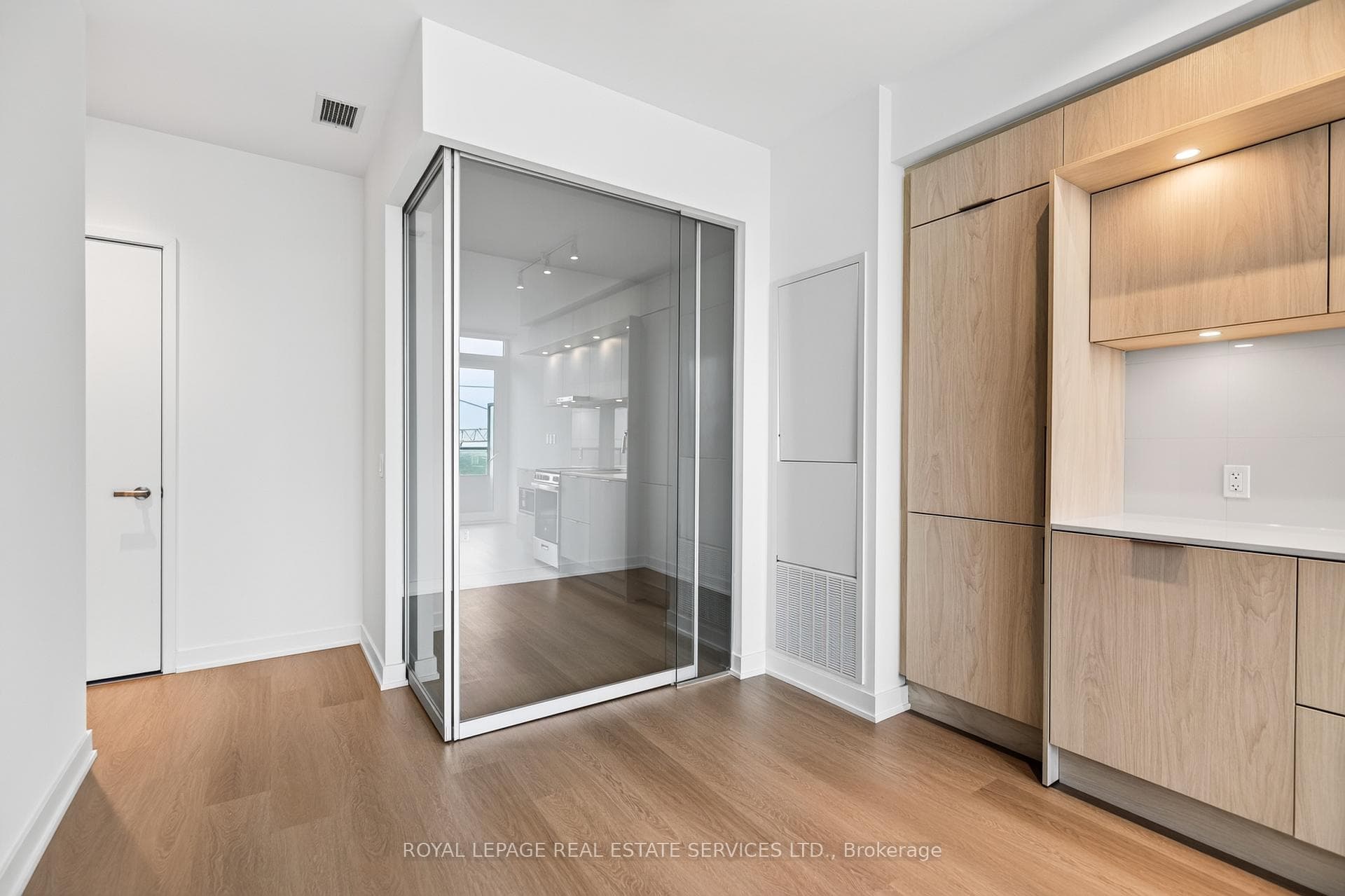 448 Burnhamthorpe Road Unit 5101 photo 18