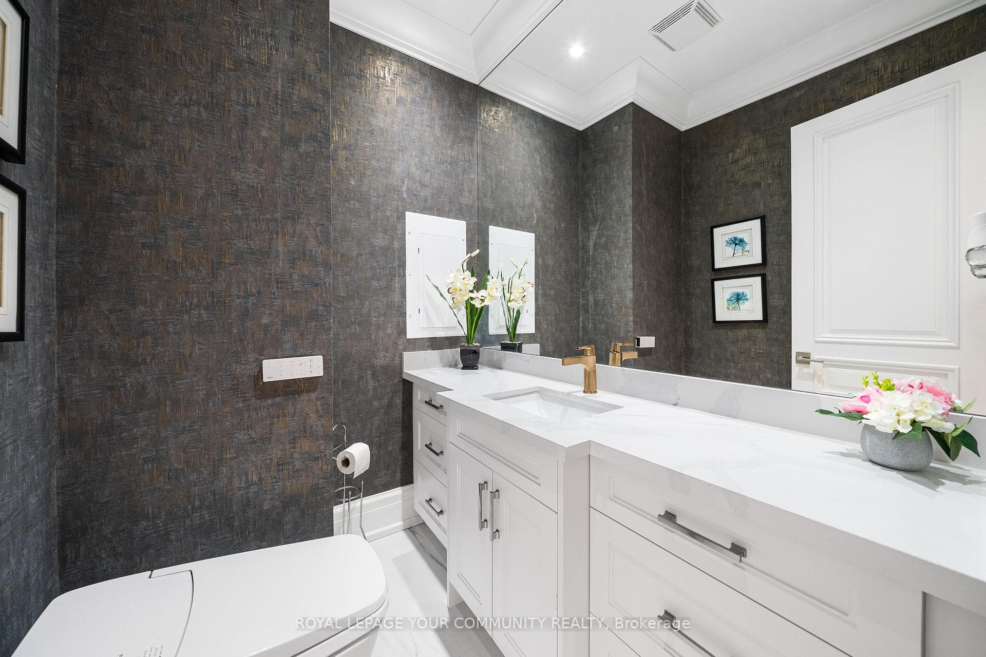 42 Oatlands Crescent photo 32