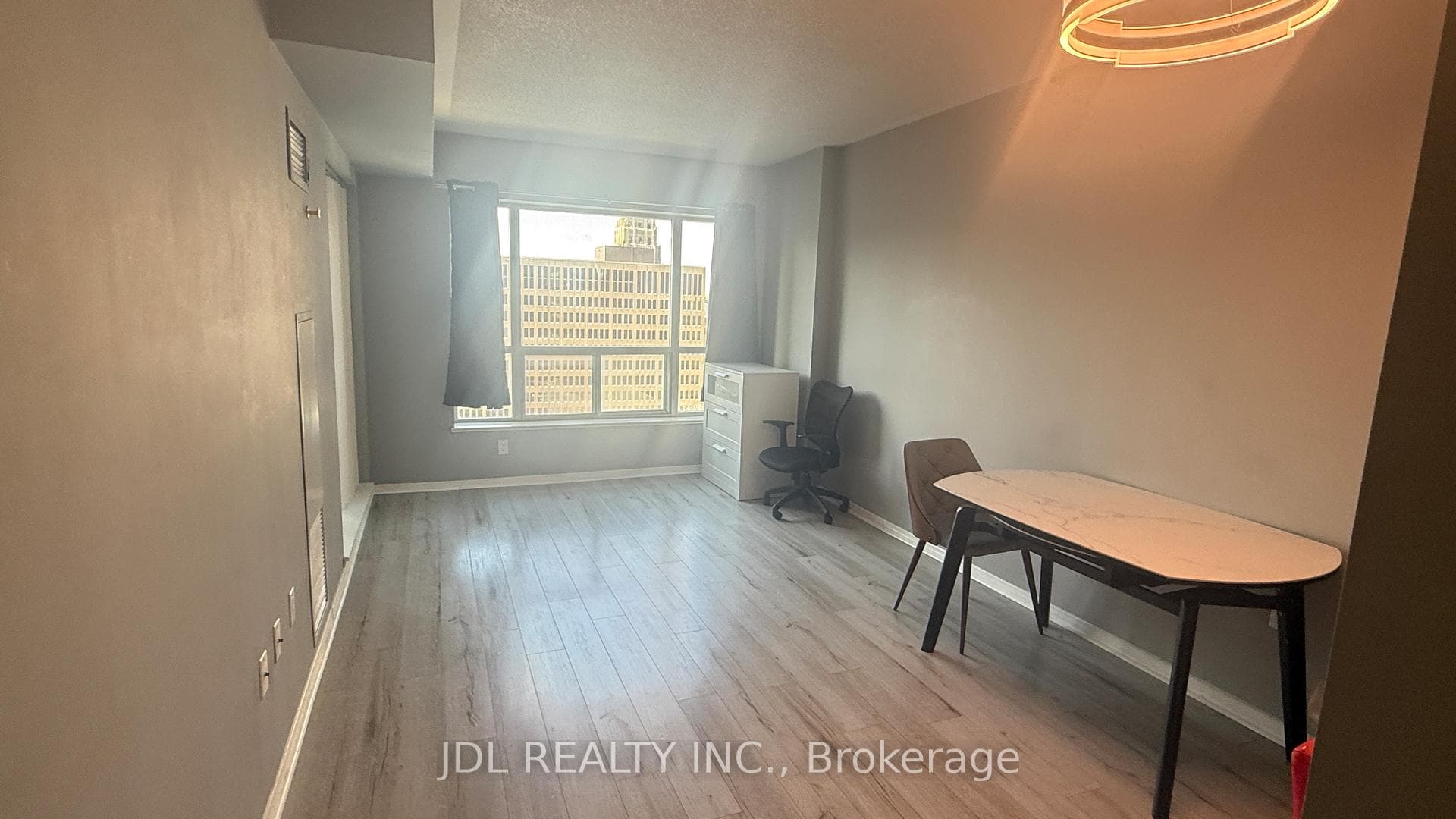 887 Bay Street Unit 1610 photo 3