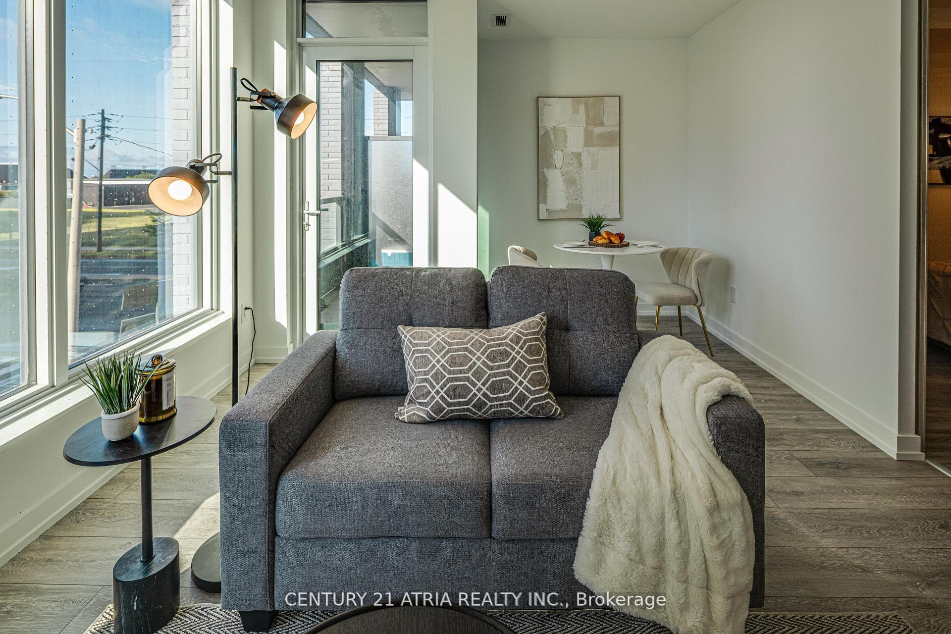 1100 Sheppard Avenue Unit 312 photo 2