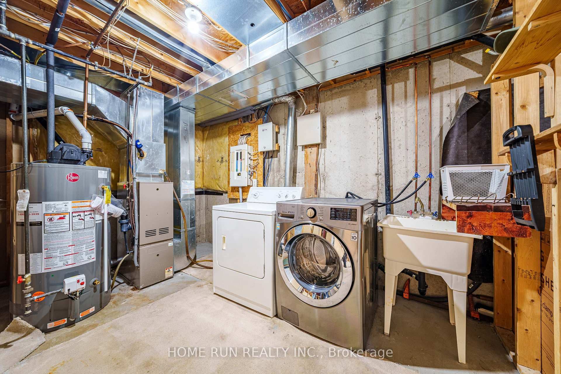 18 Riverstone Drive photo 32