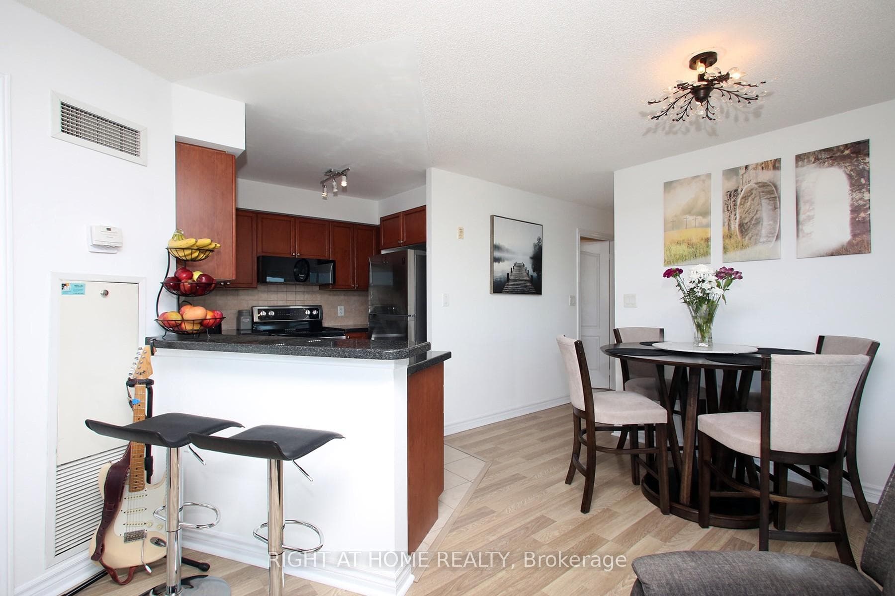 3830 Bathurst Street Unit 505 photo 8
