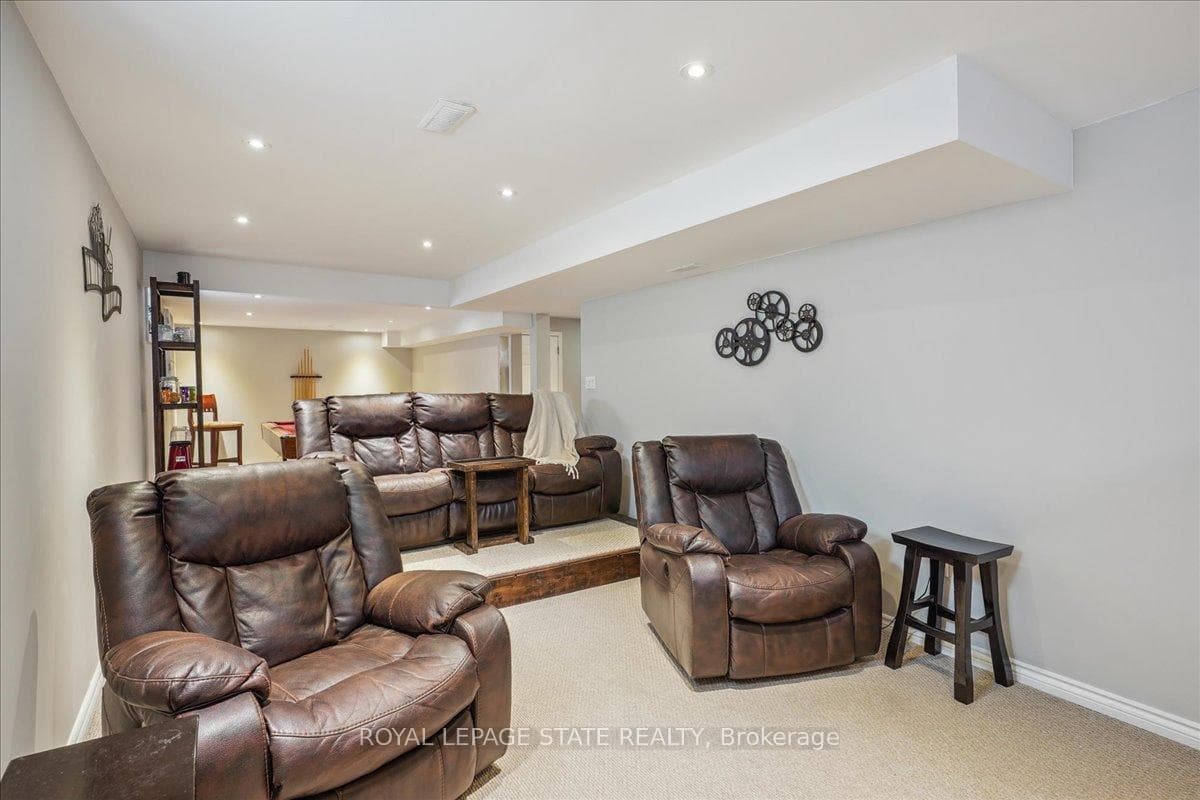 2 Argon Court photo 29