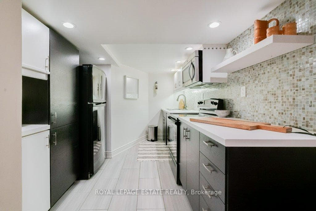 314 Scarborough Road photo 33