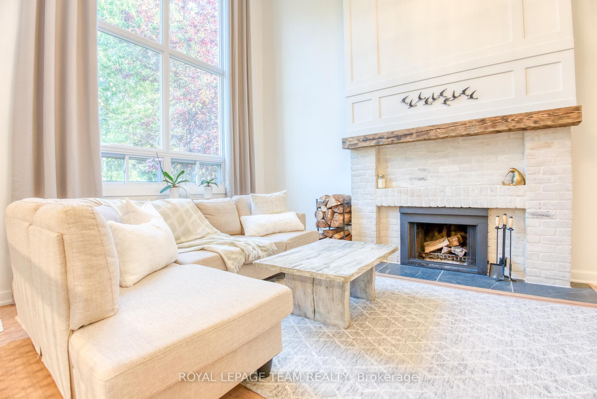 21 Equestrian Drive photo 8