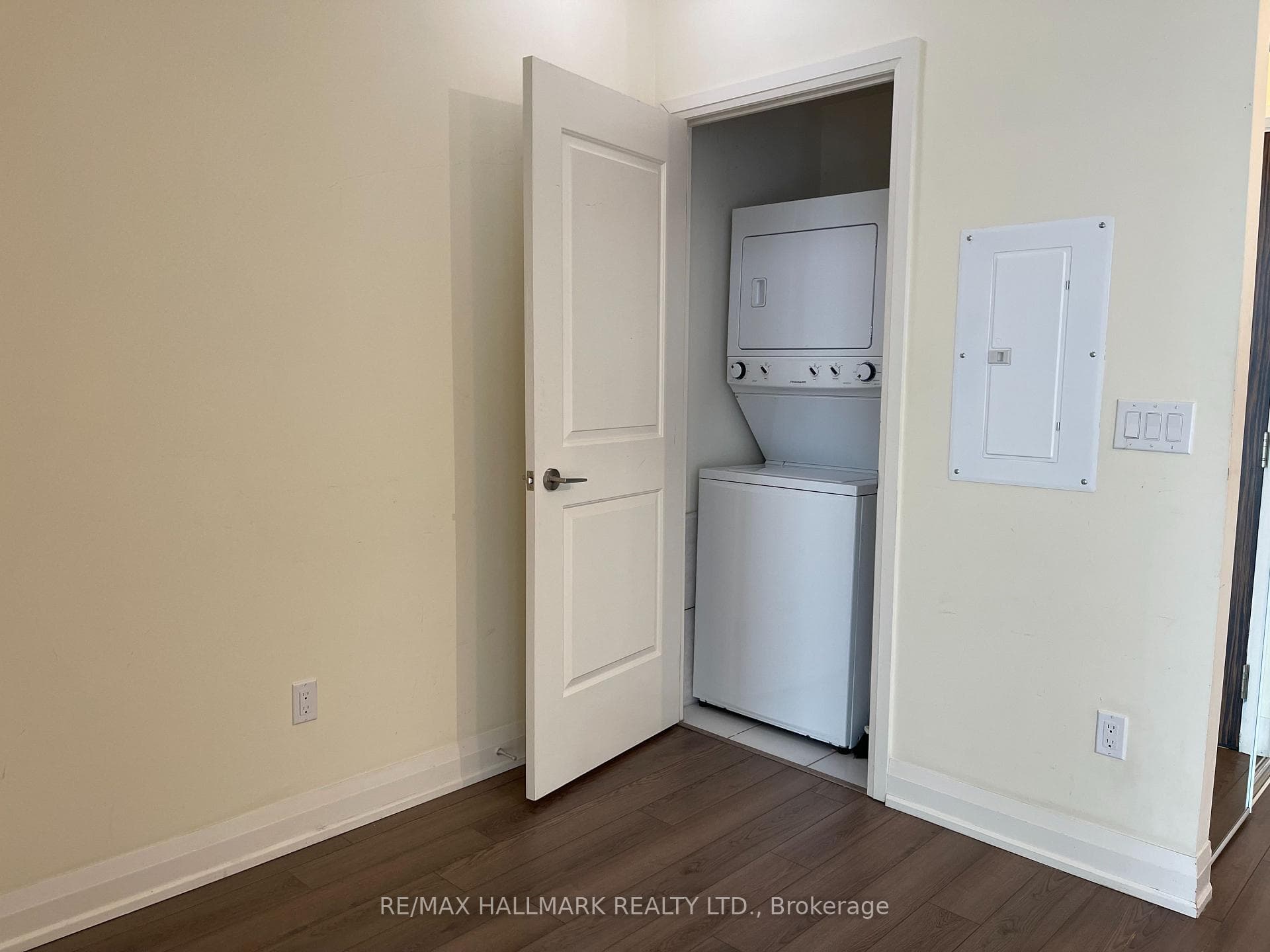 8763 Bayview Avenue Unit # 619 photo 11