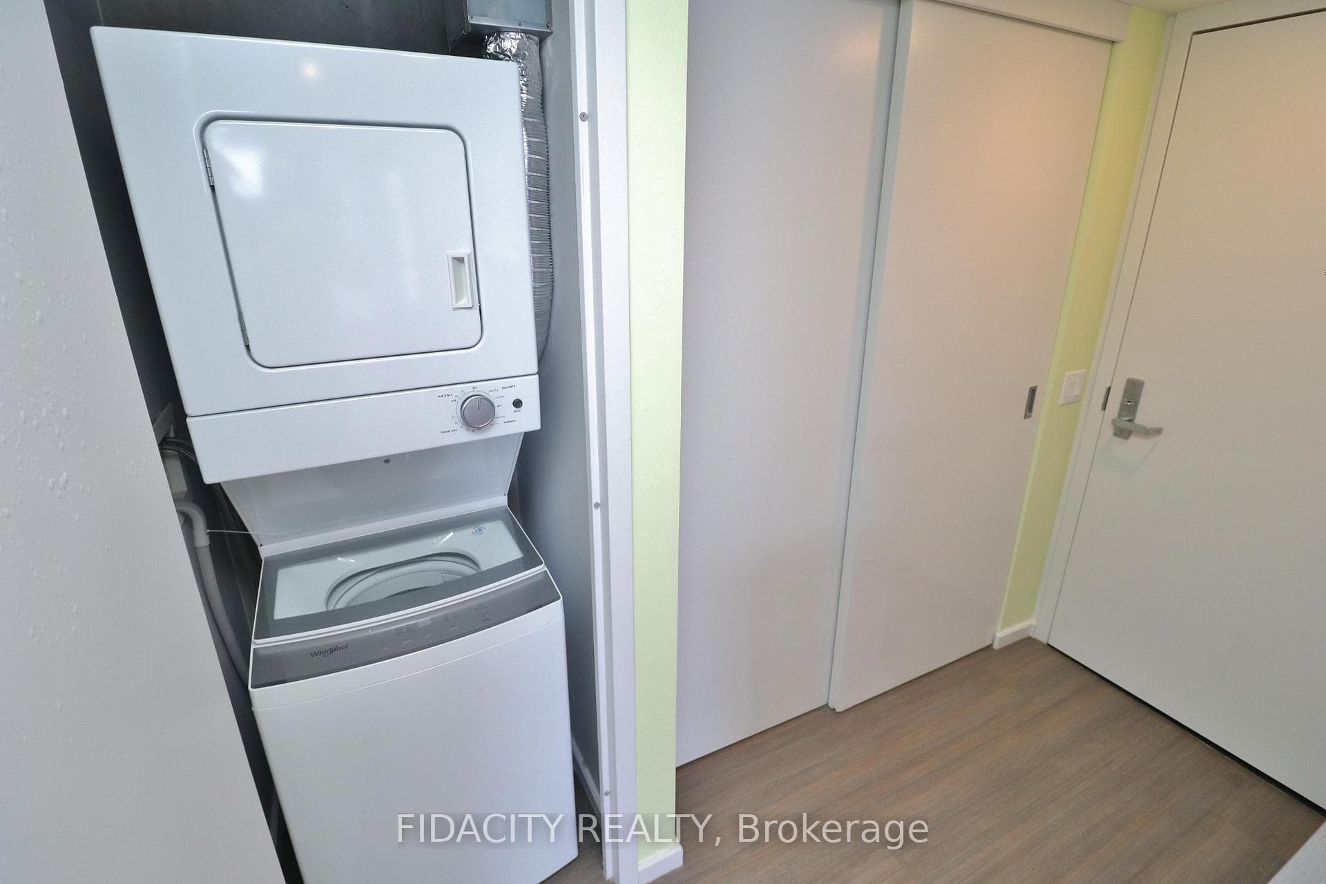 105 Champagne Avenue Unit 719 photo 5