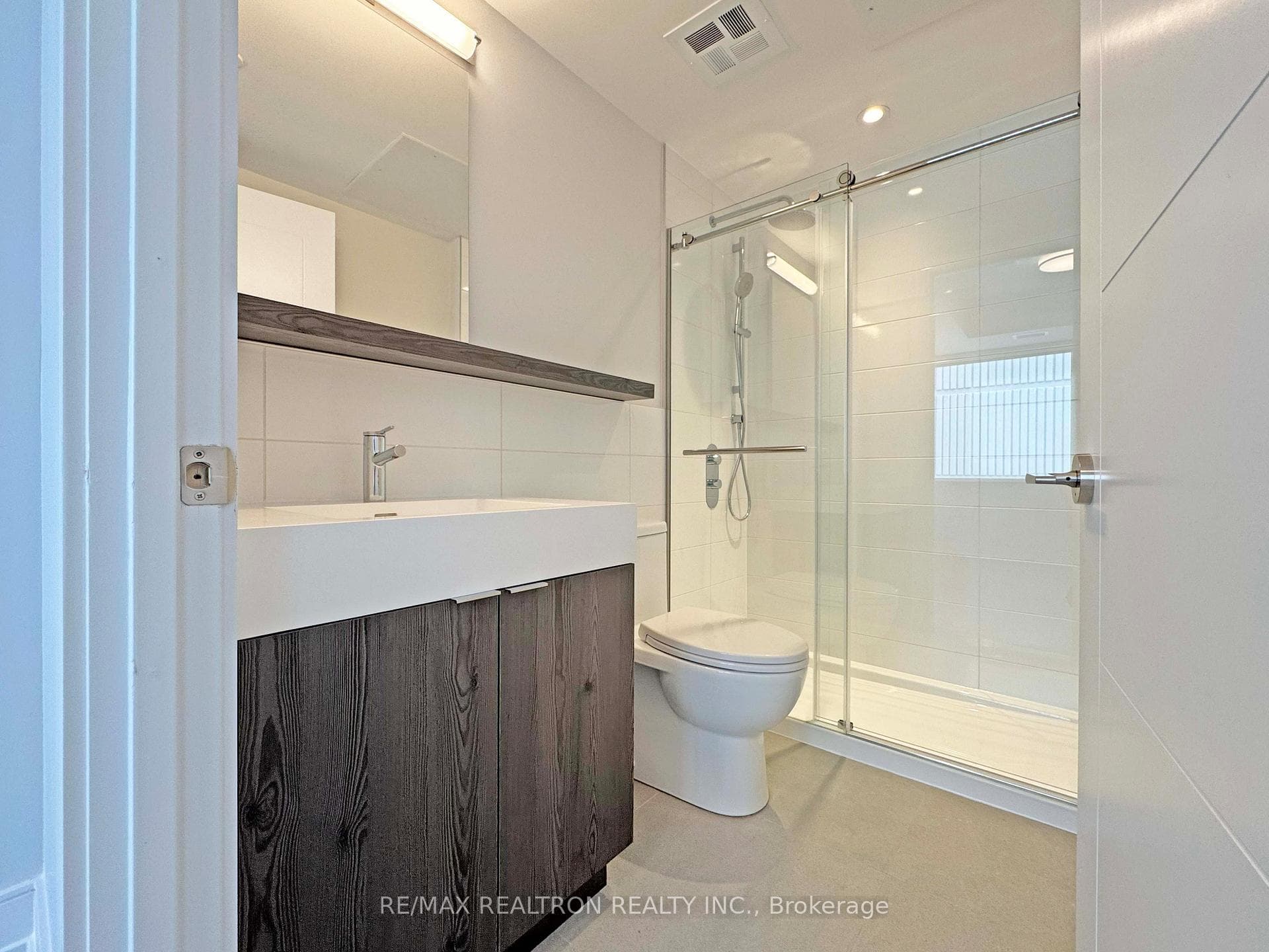 664 Spadina Avenue Unit 1001 photo 8
