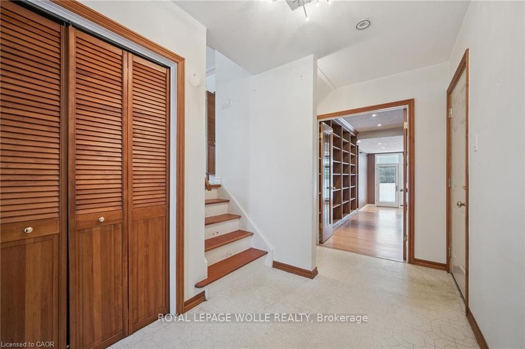 123 Lorraine Avenue photo 4