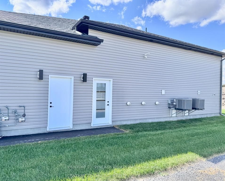 89 Helen Street Unit B photo 3
