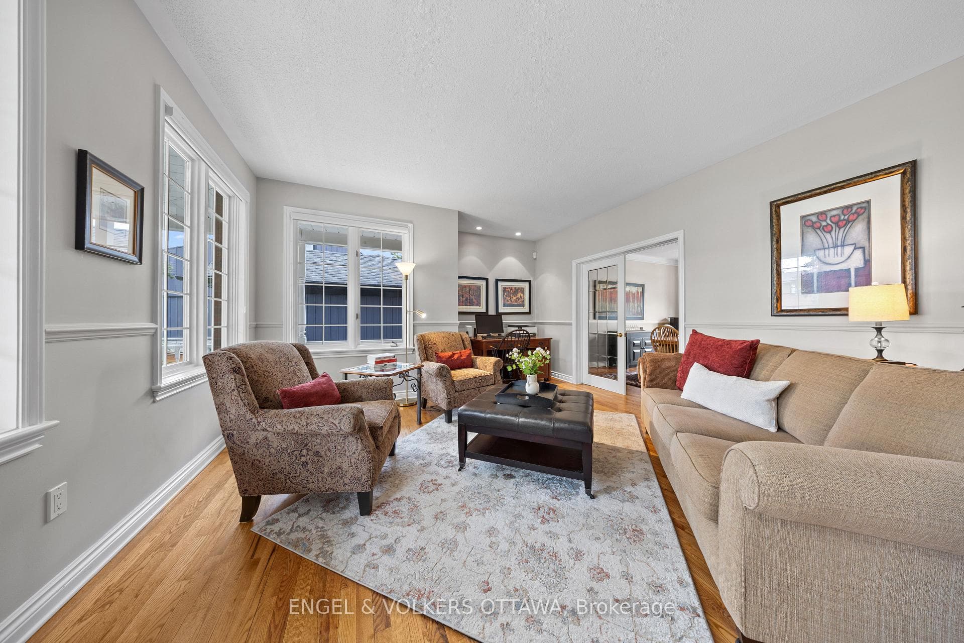 1014 Stormont Street photo 6