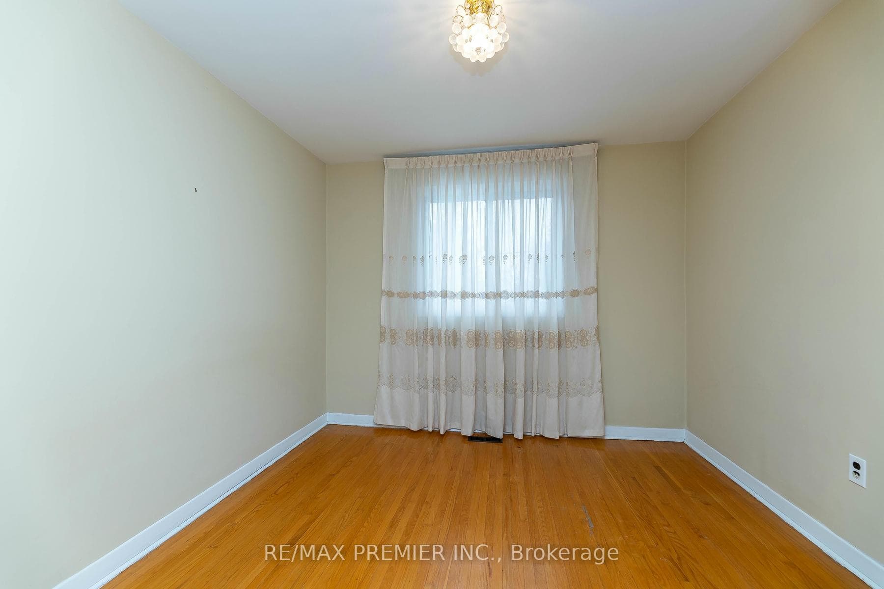 39 Elmvale Crescent photo 17