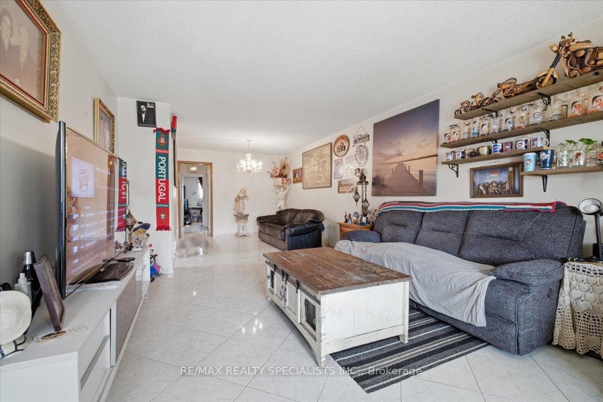 80 Chalfield Lane photo 7