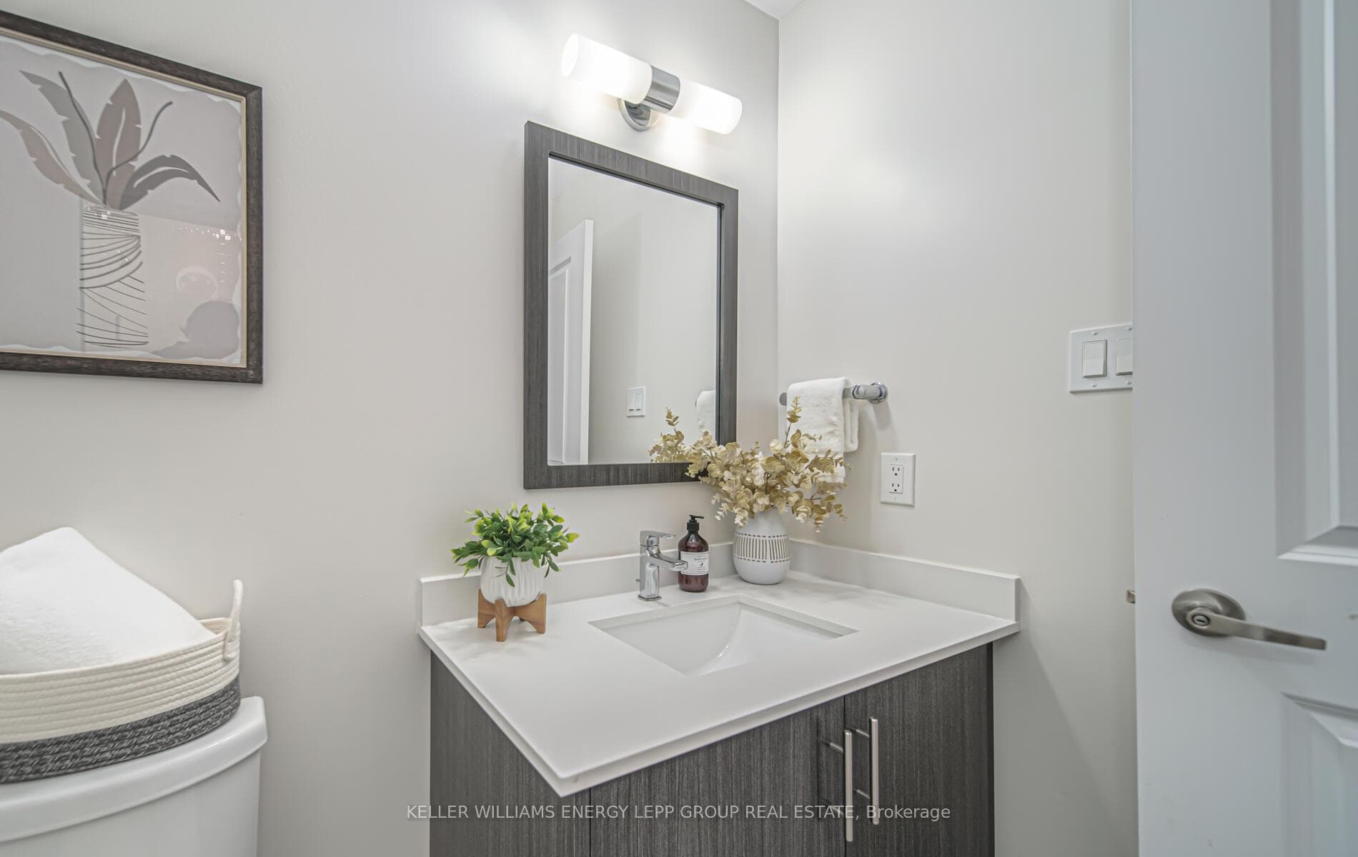 117 Vanier Street photo 13
