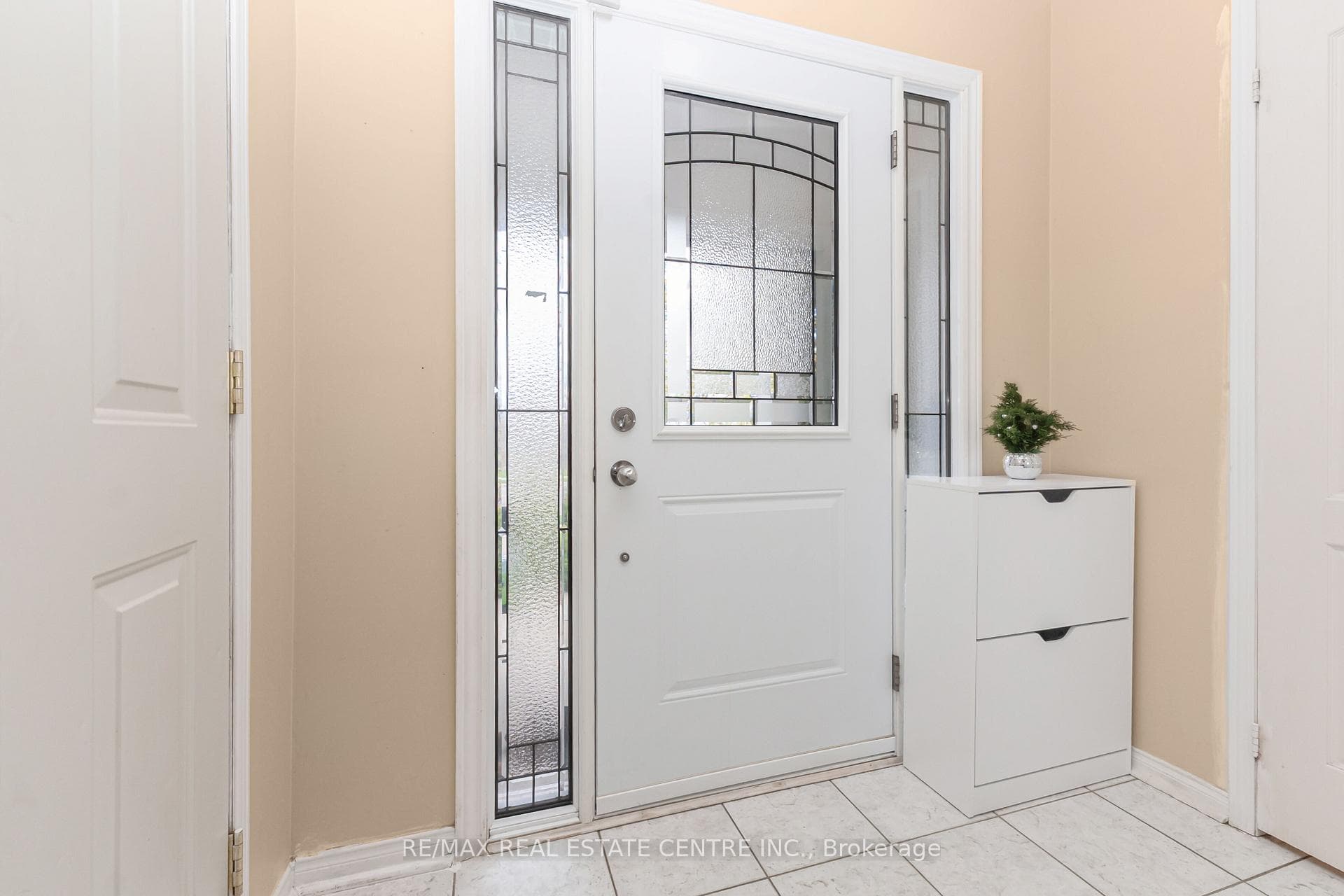 270 Edenbrook Hill Drive photo 3