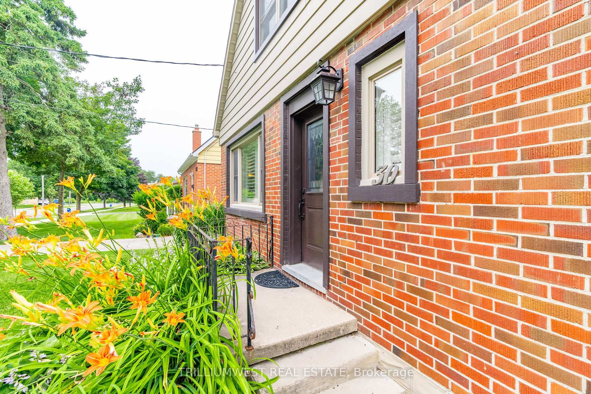 30 PATTANDON Avenue photo 3