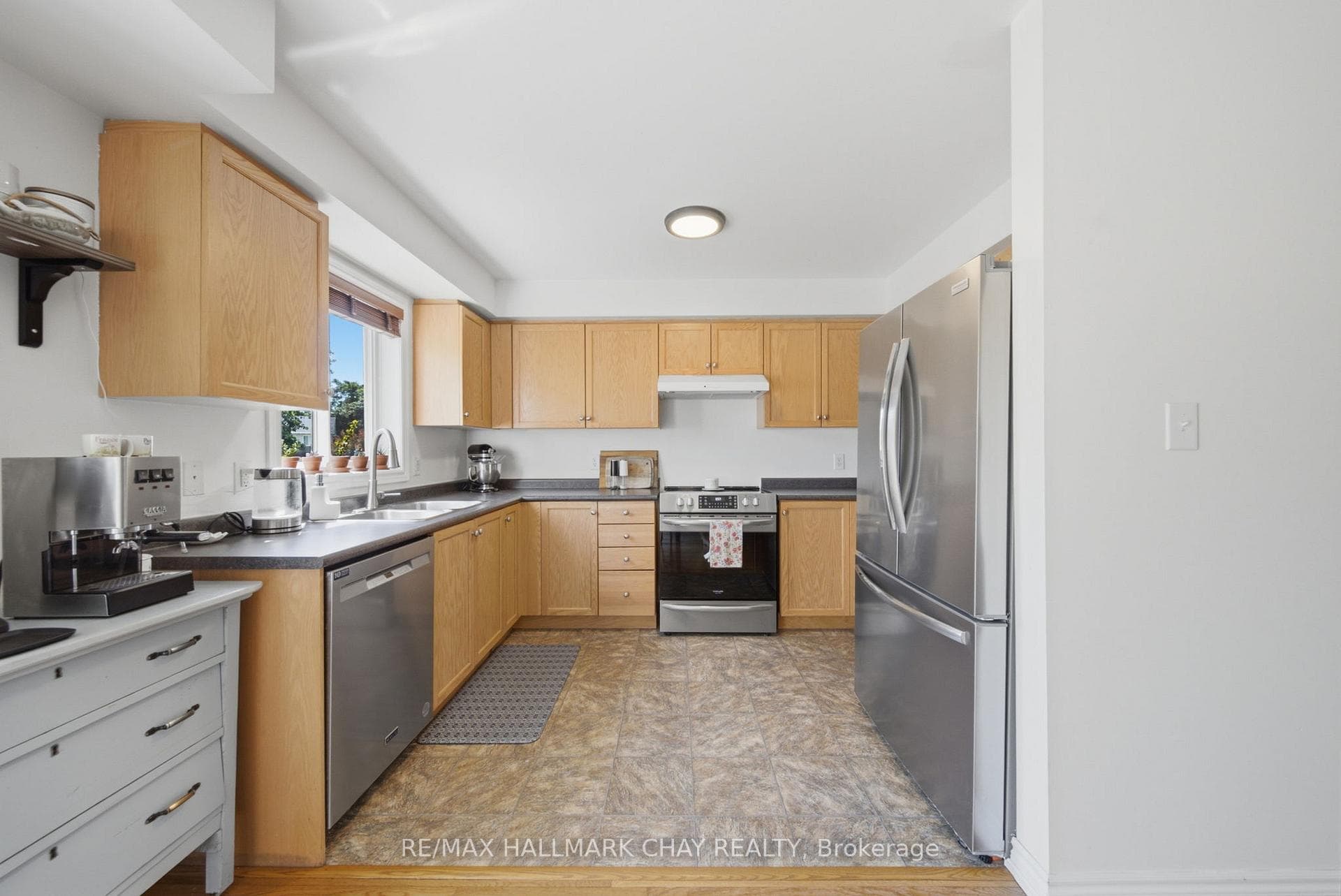 46 Michelle Drive photo 14