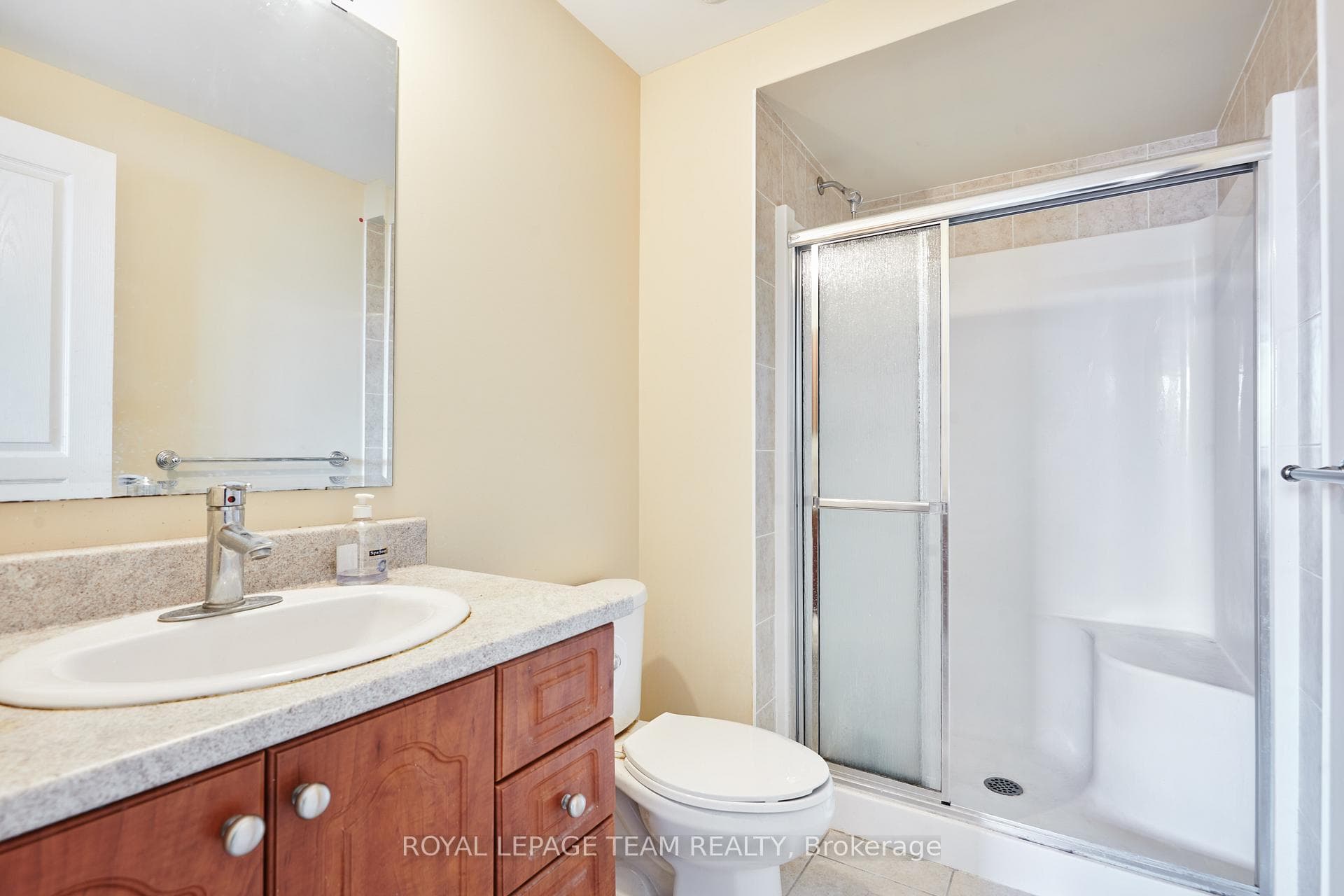 168 Hornchurch Lane Unit E photo 28