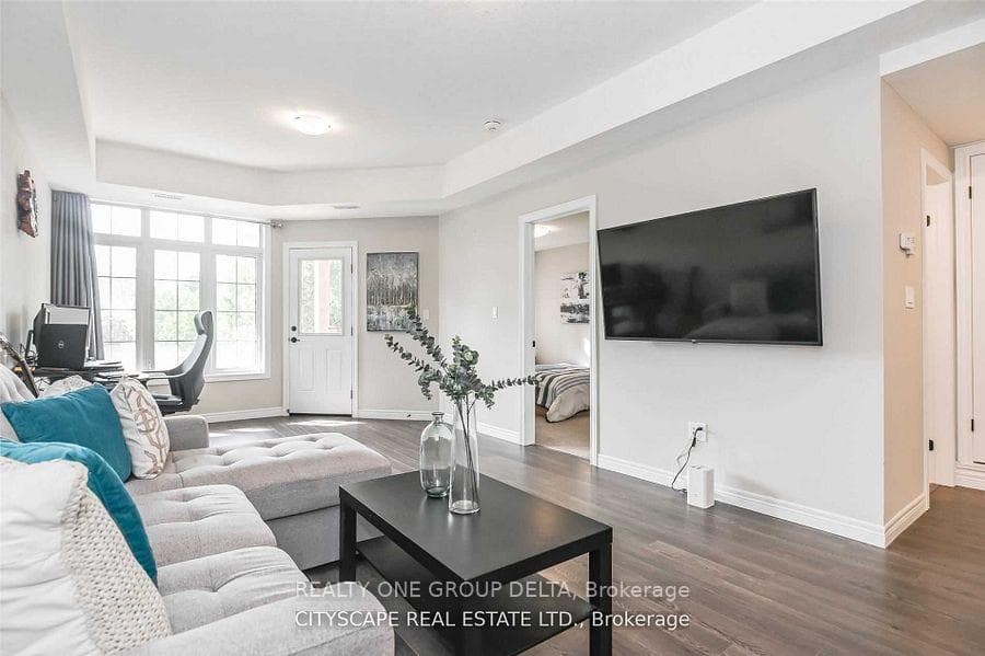 333 Gosling Gardens Unit 203 photo 11