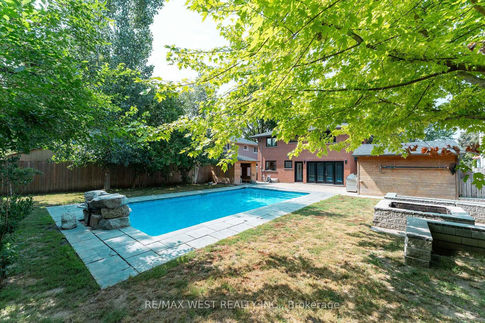 139 Redgrave Drive photo 22