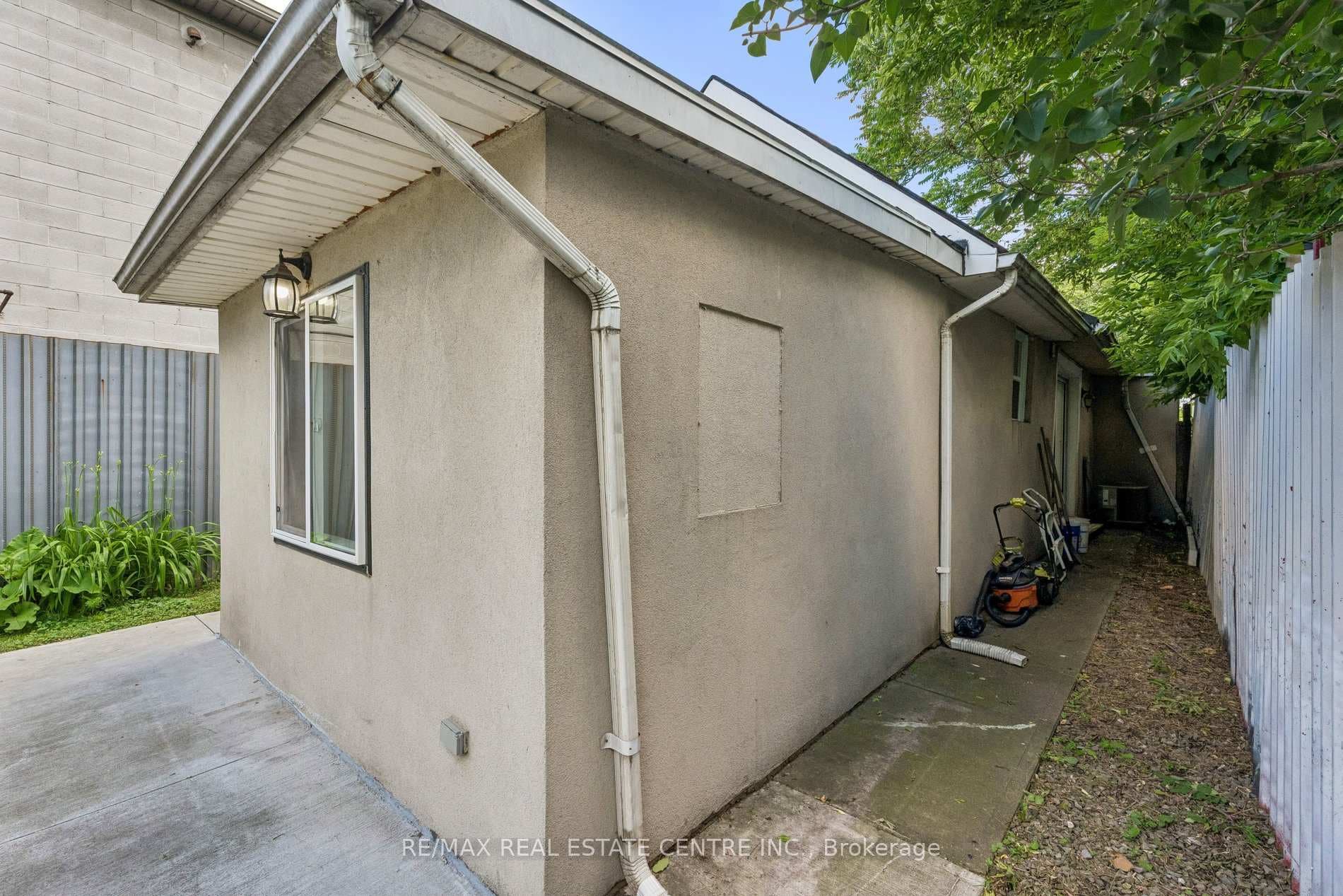 43 Whitfield Avenue photo 41