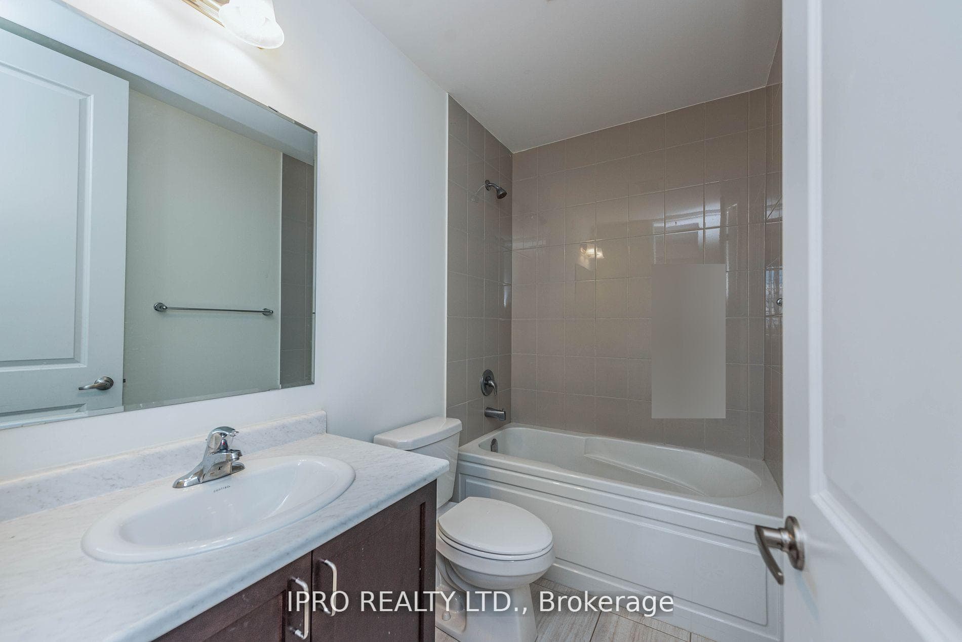 278 Lagerfeld Drive photo 11